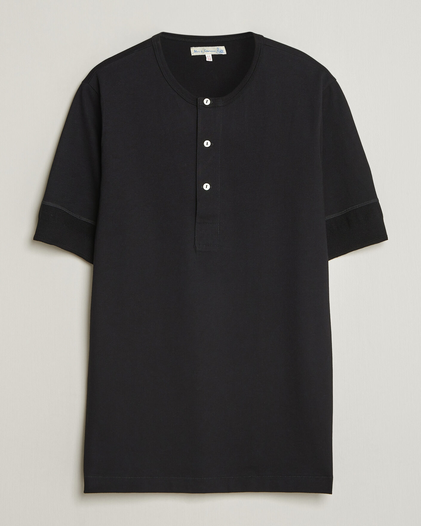Herren | T-Shirts | Merz b. Schwanen | Classic Organic Cotton Short Sleeve Henley Black