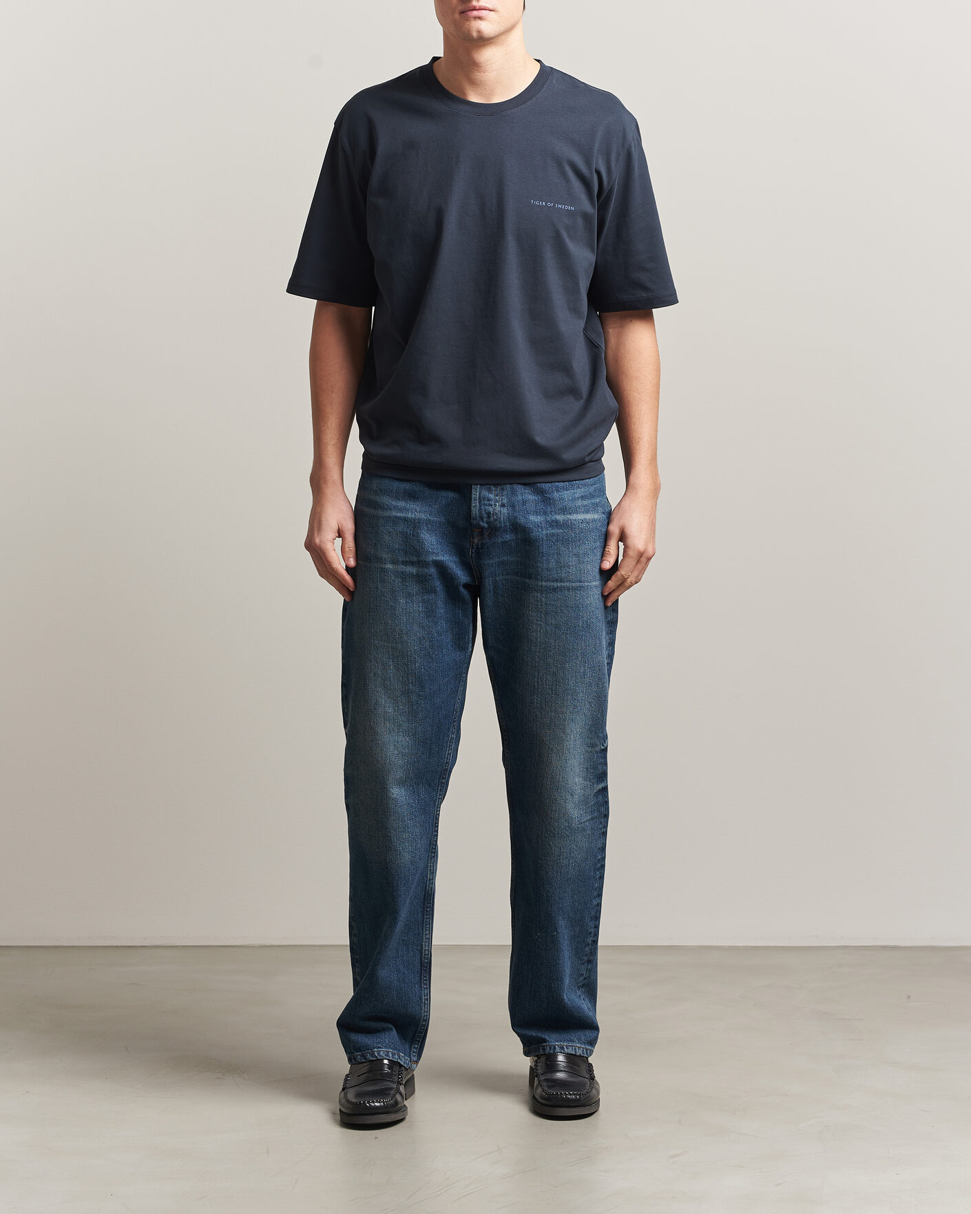 Herren | T-Shirts | Tiger of Sweden | Pro Logo Crew Neck T-Shirt Light Ink