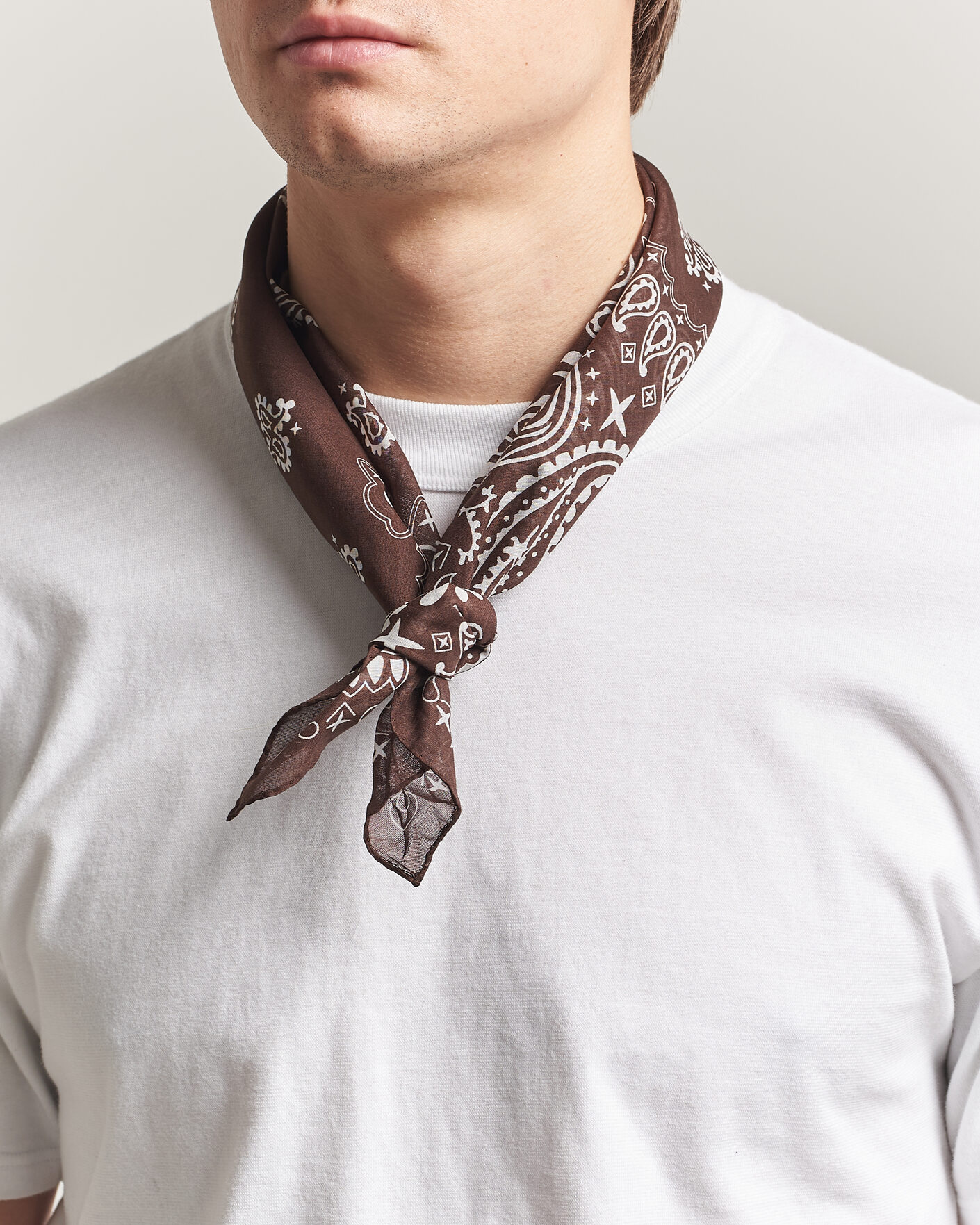 Herren | Tücher | Amanda Christensen | Cotton Voilé Paisley Bandana Dark Brown