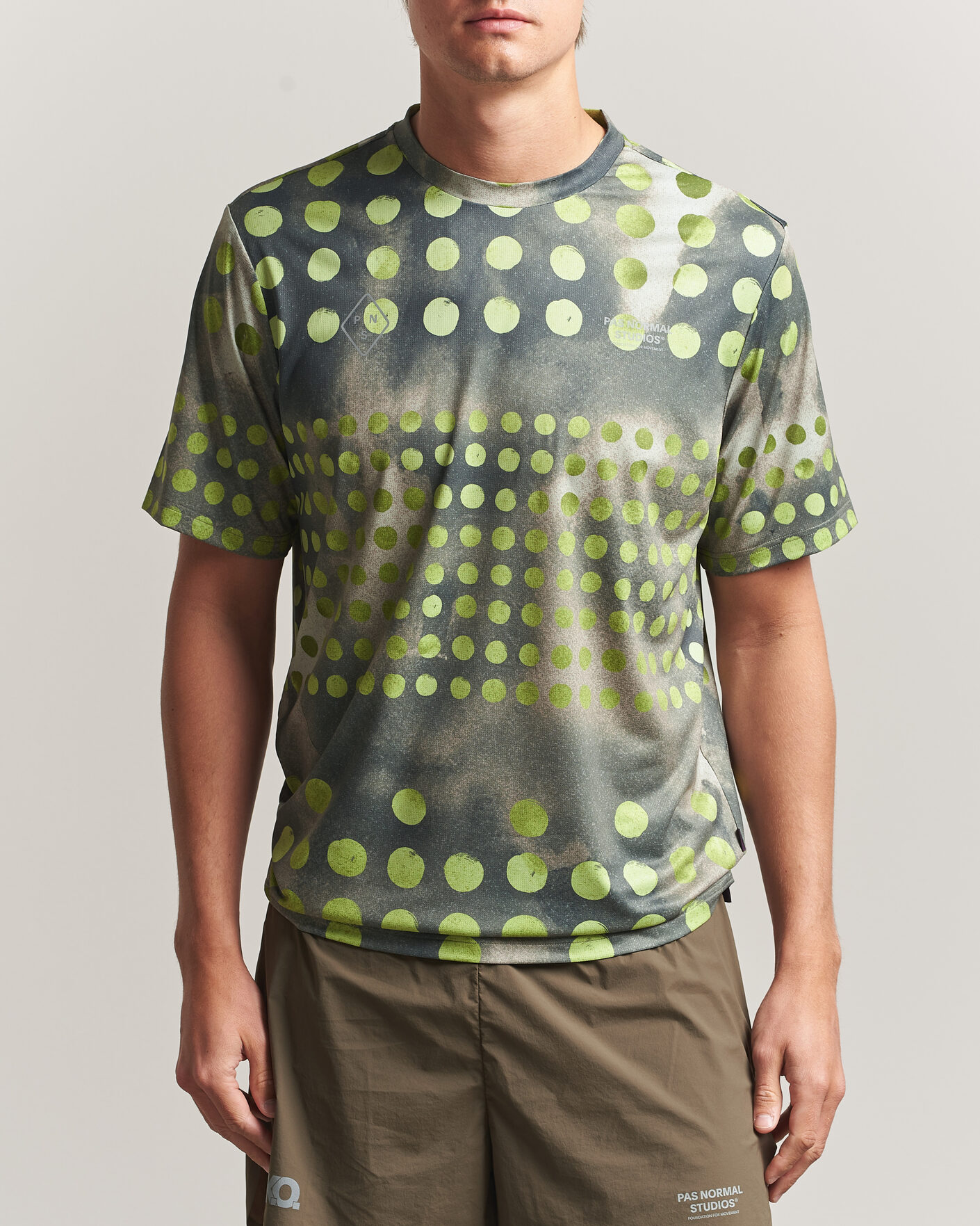 Herren | T-Shirts | Pas Normal Studios | TKO Balance T-Shirt Moss Green