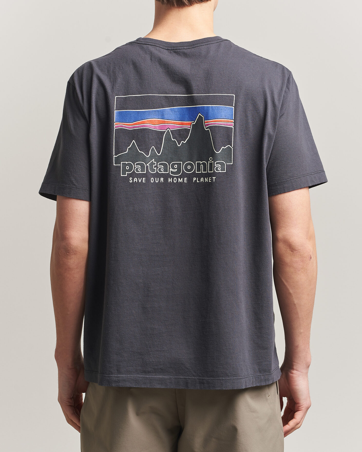 Herren | T-Shirts | Patagonia | 73 Skyline Logo T-Shirt Ink Black