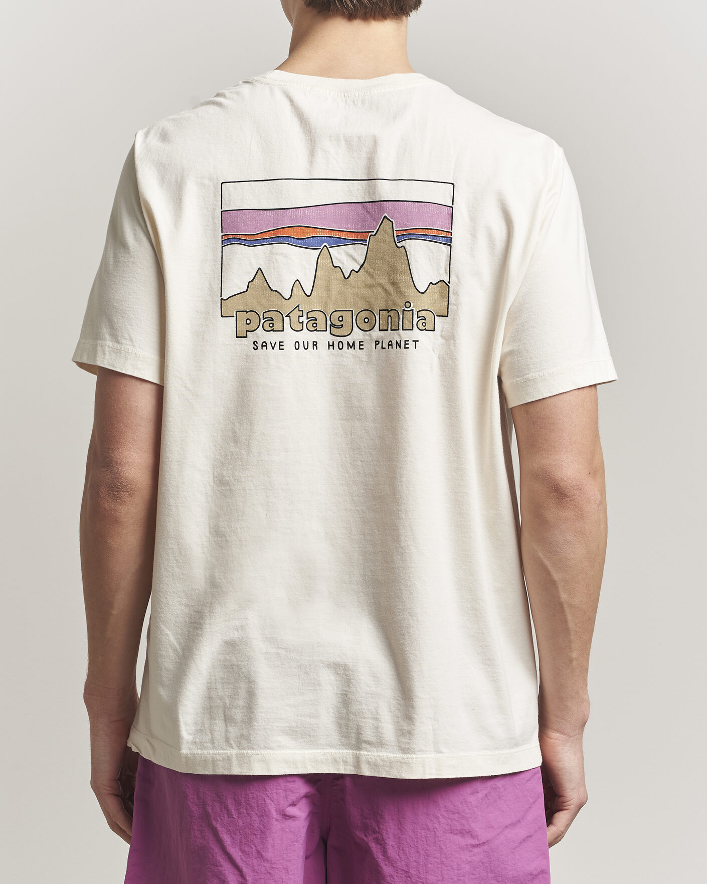 Herren | T-Shirts | Patagonia | 73 Skyline Logo T-Shirt Undyed Natural