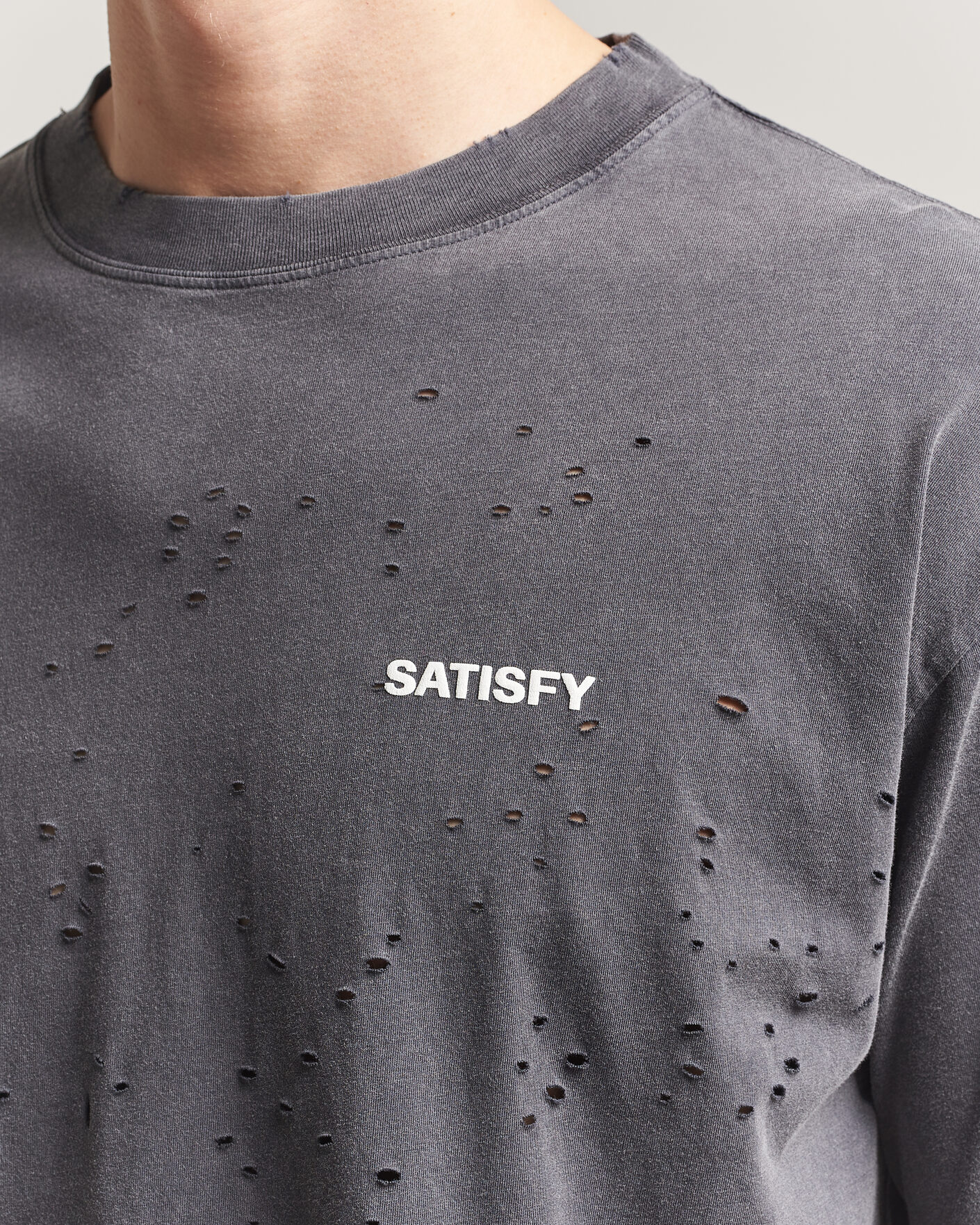 Herren | T-Shirts | Satisfy | MothTech Small Logo T-Shirt Aged Black