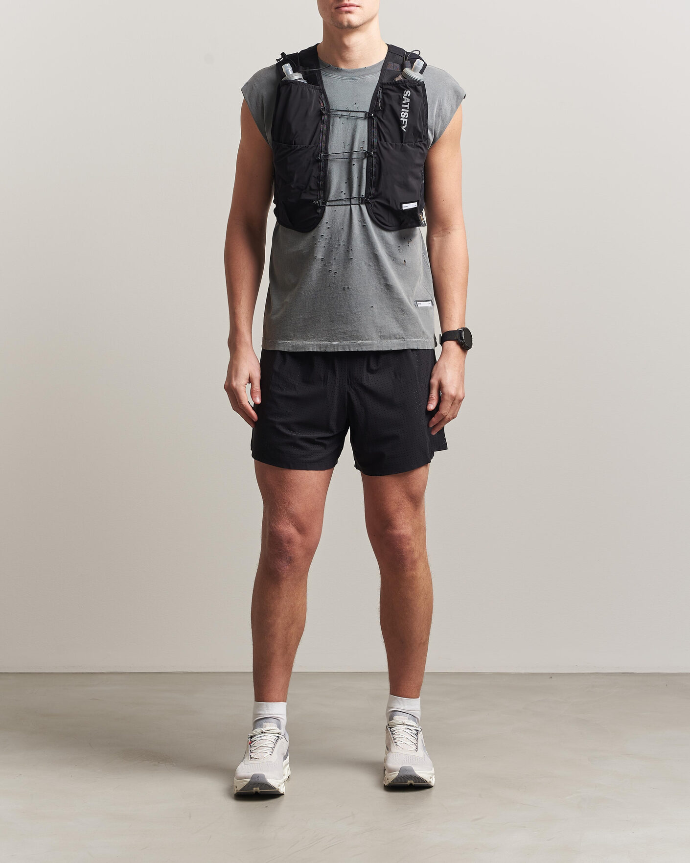 Satisfy Justice Cordura Hydration Vest 5L Black bei Care of Carl