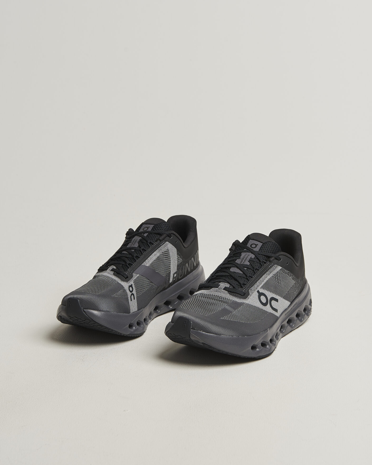 Herren | Runningsneakers | On | Cloudsurfer Next Black/Eclipse