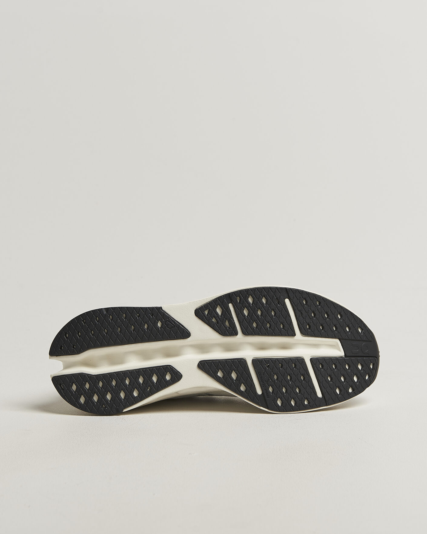 Herren | Runningsneakers | On | Cloudsurfer Max White/White