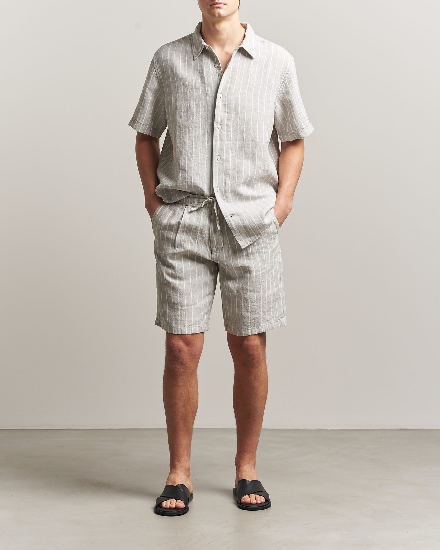 Herren | Shorts | KnowledgeCotton Apparel | Striped Loose Linen Shorts Grey