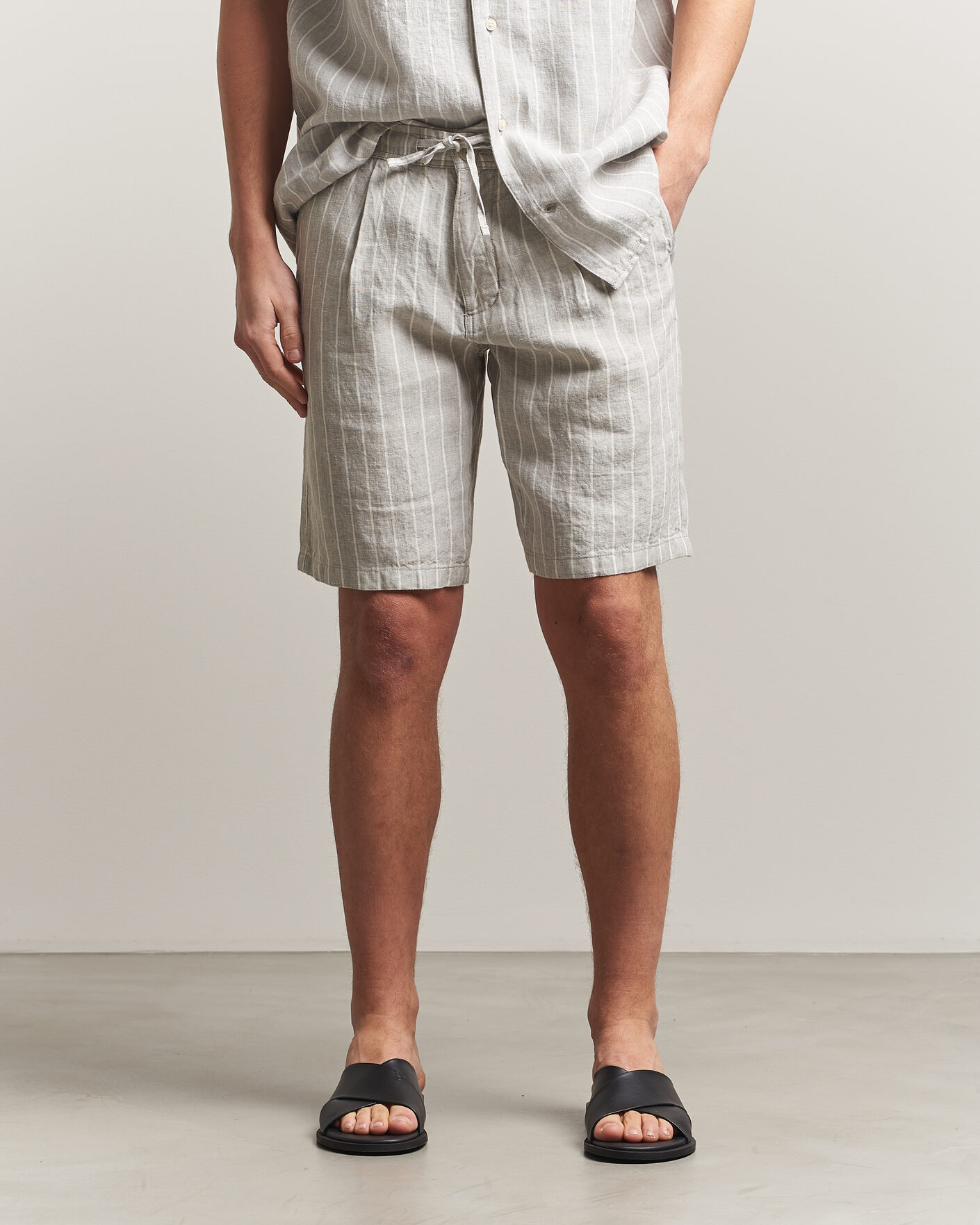 Herren | Shorts | KnowledgeCotton Apparel | Striped Loose Linen Shorts Grey