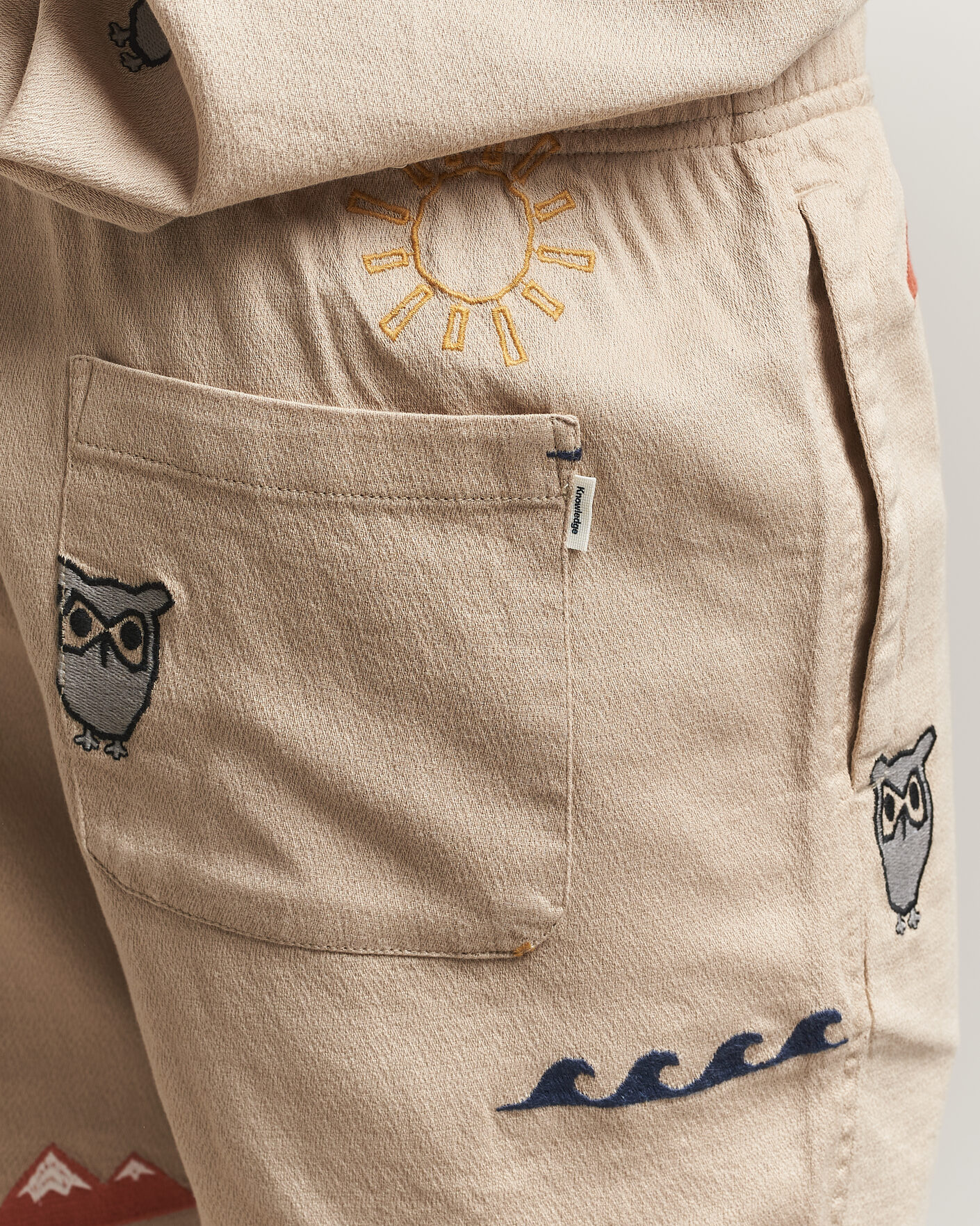 Herren | Shorts | KnowledgeCotton Apparel | Loose Embroidery Shorts Light Feather Grey