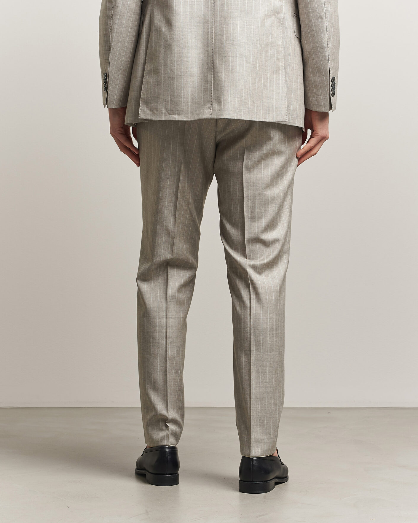 Herren | Hosen | Oscar Jacobson | Delon Striped Wool Trousers Beige