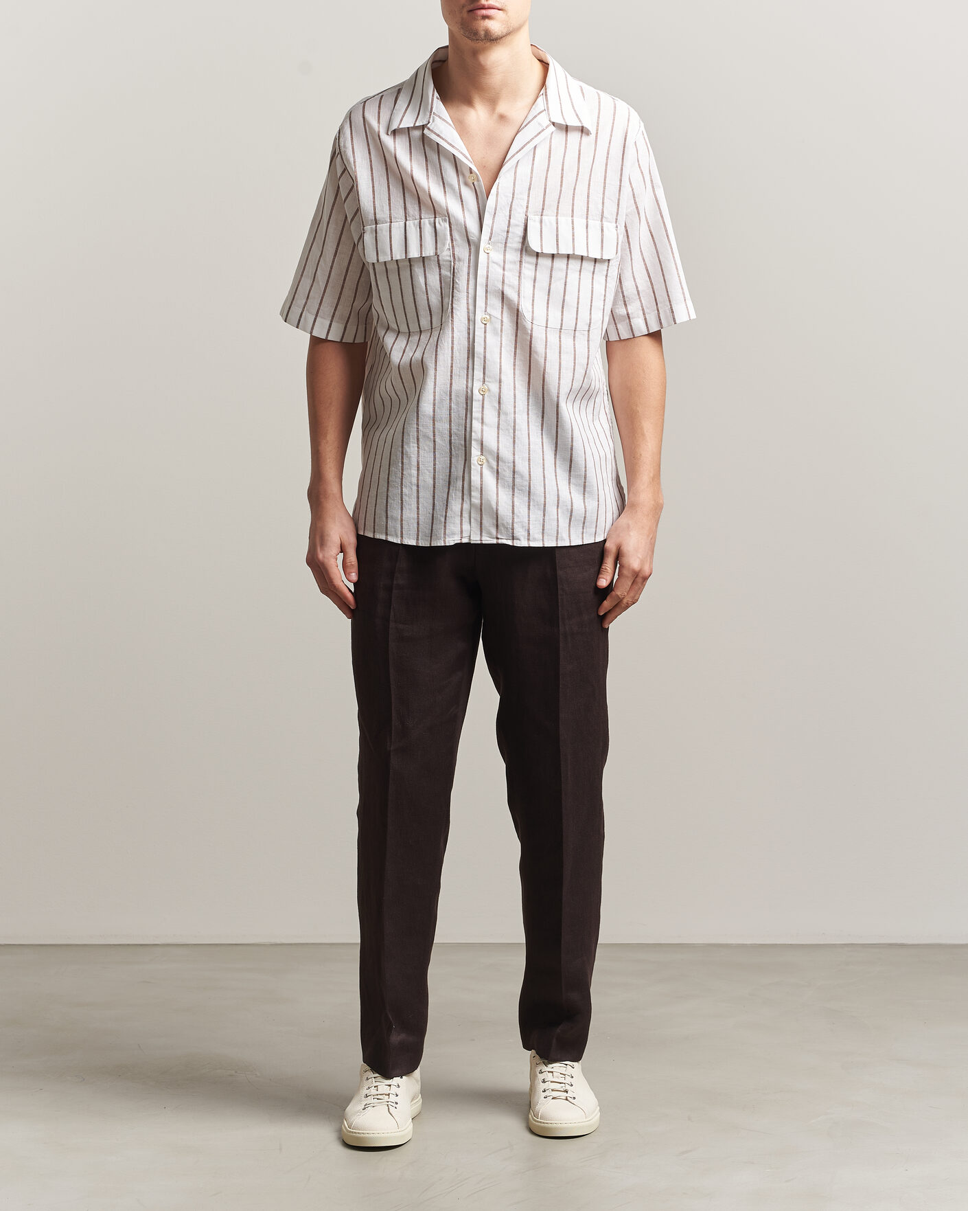 Herren | Hemden | Oscar Jacobson | Striped Short Sleeve Linen Shirt Brown/White