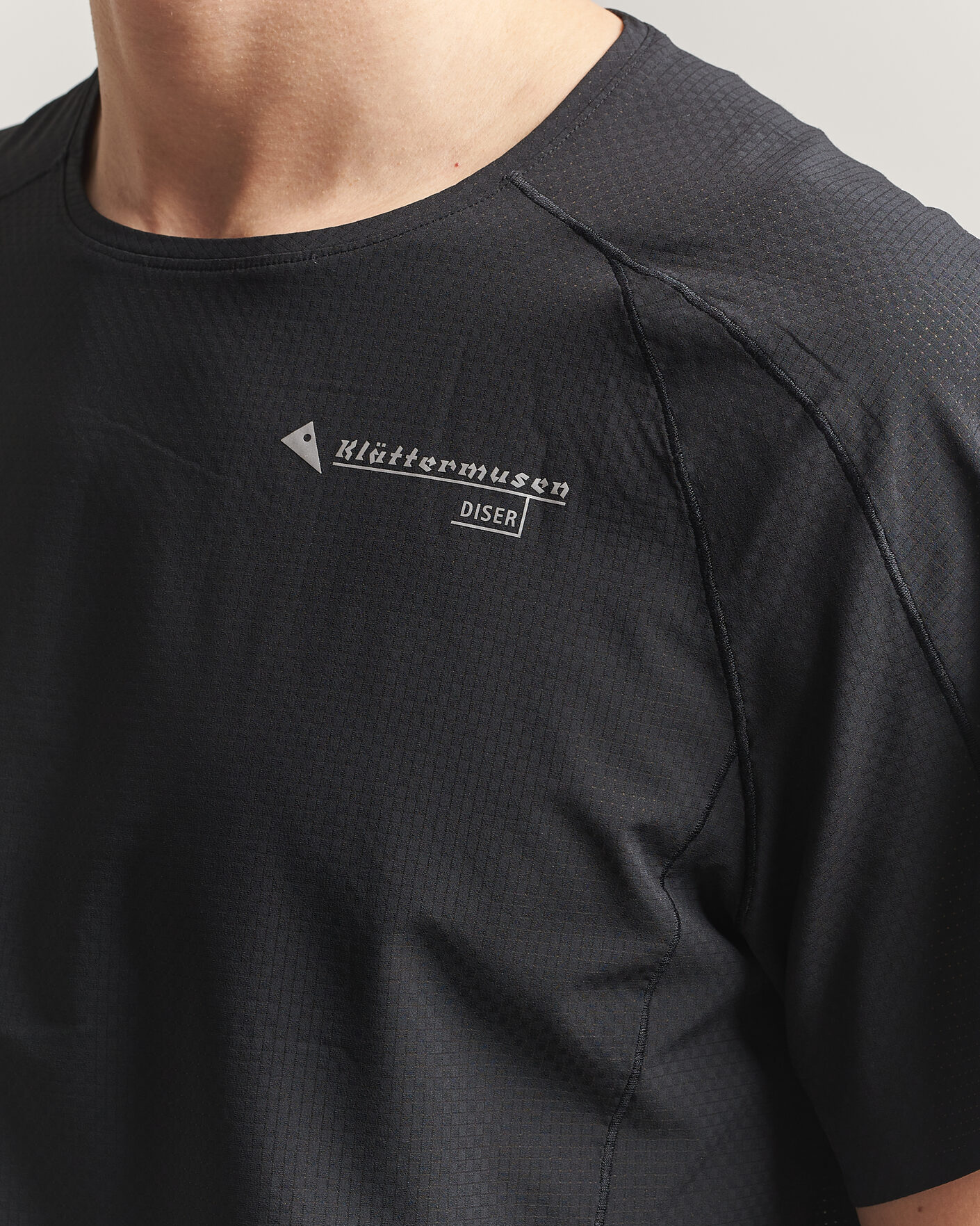 Herren | T-Shirts | Klättermusen | Diser Lightweight T-Shirt Black