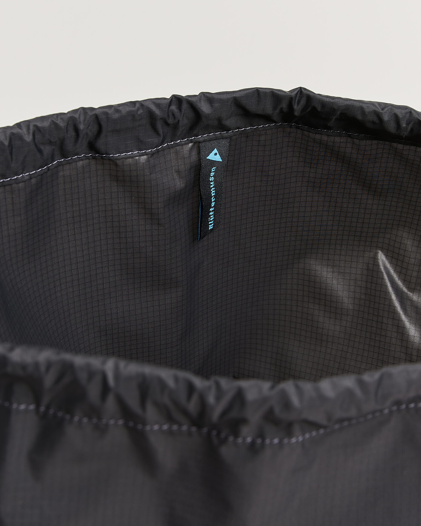 Herren | Taschen | Klättermusen | Algir Sack Pack Raven