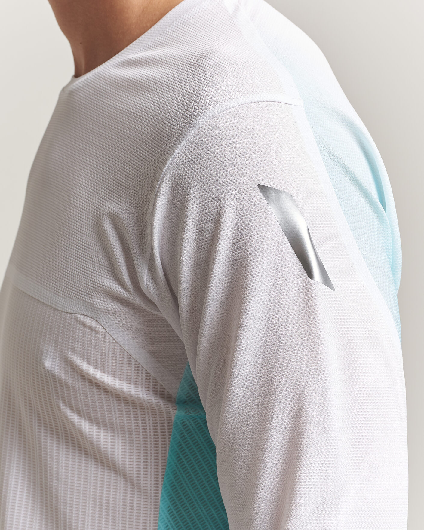 Herren | T-Shirts | SOAR Running | Hot Weather Long Sleeve Tee White/Blue
