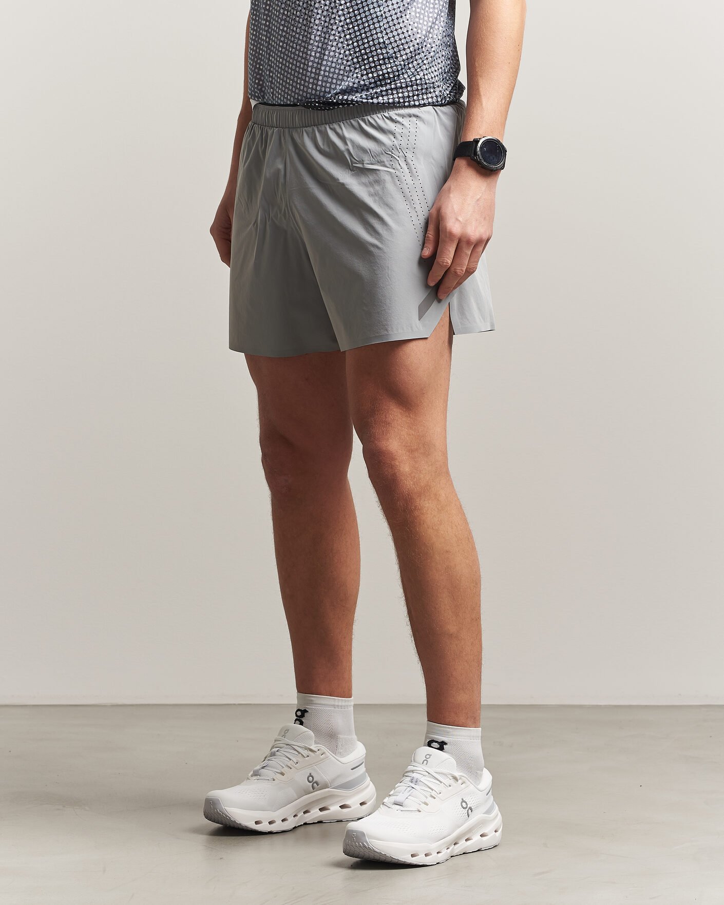 Herren | Shorts | SOAR Running | Run Short Silver Grey