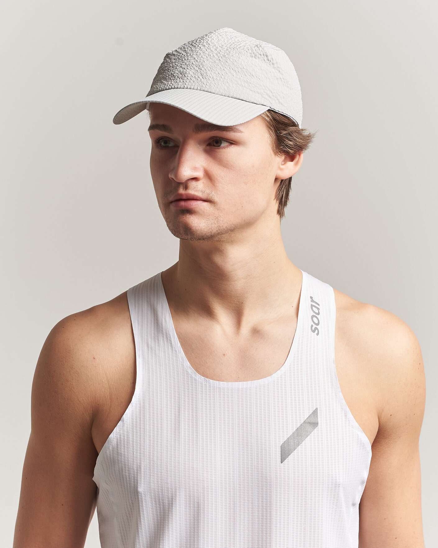 Herren | Hüte & Mützen | SOAR Running | Dart Cap Silver Grey