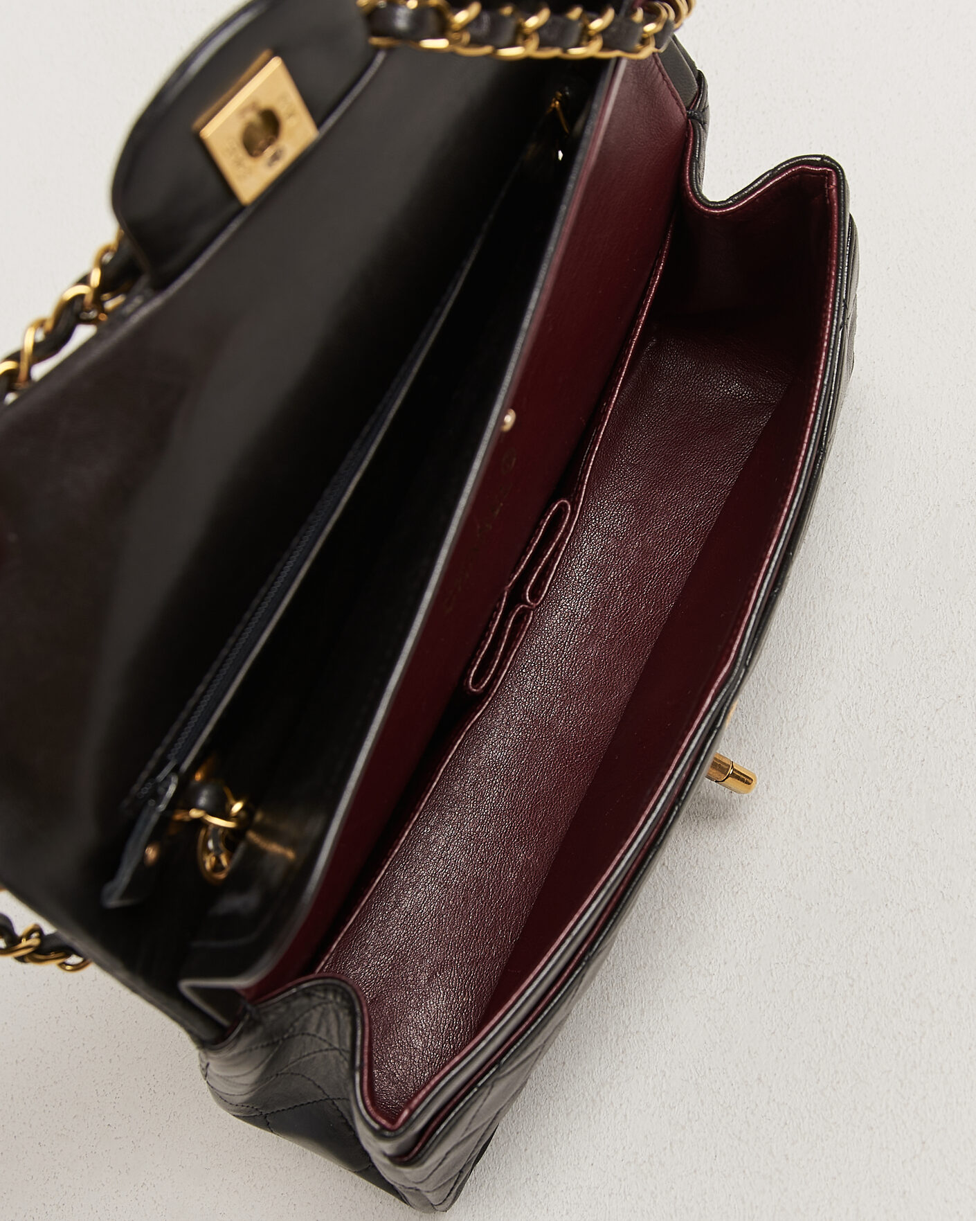 Herren | Pre-Owned & Vintage Bags | Chanel Pre-Owned | Classic Medium Double Flap Bag Lambskin Black