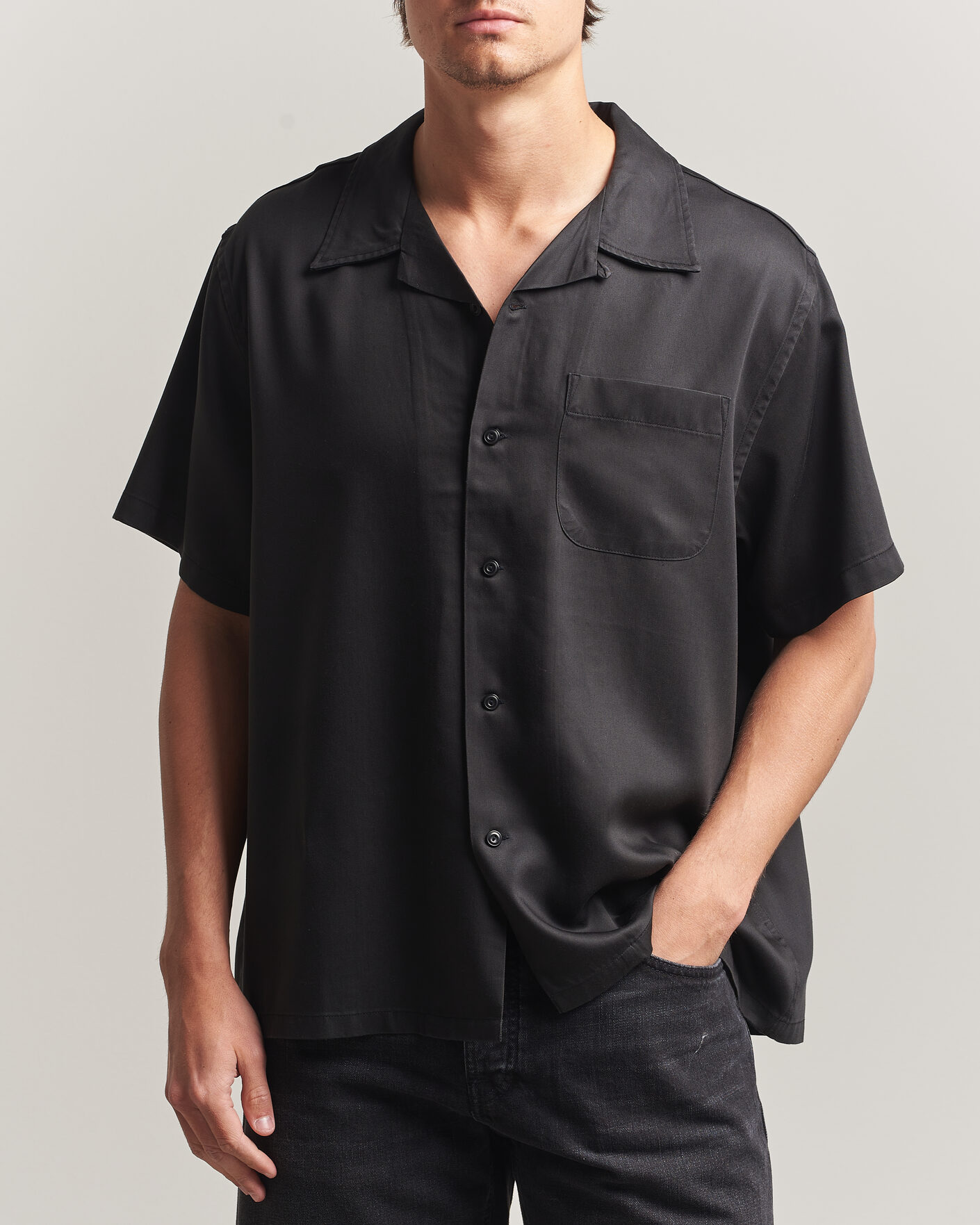 Herren | Hemden | Nudie Jeans | Arthur Bowling Shirt Saftey Pi Black