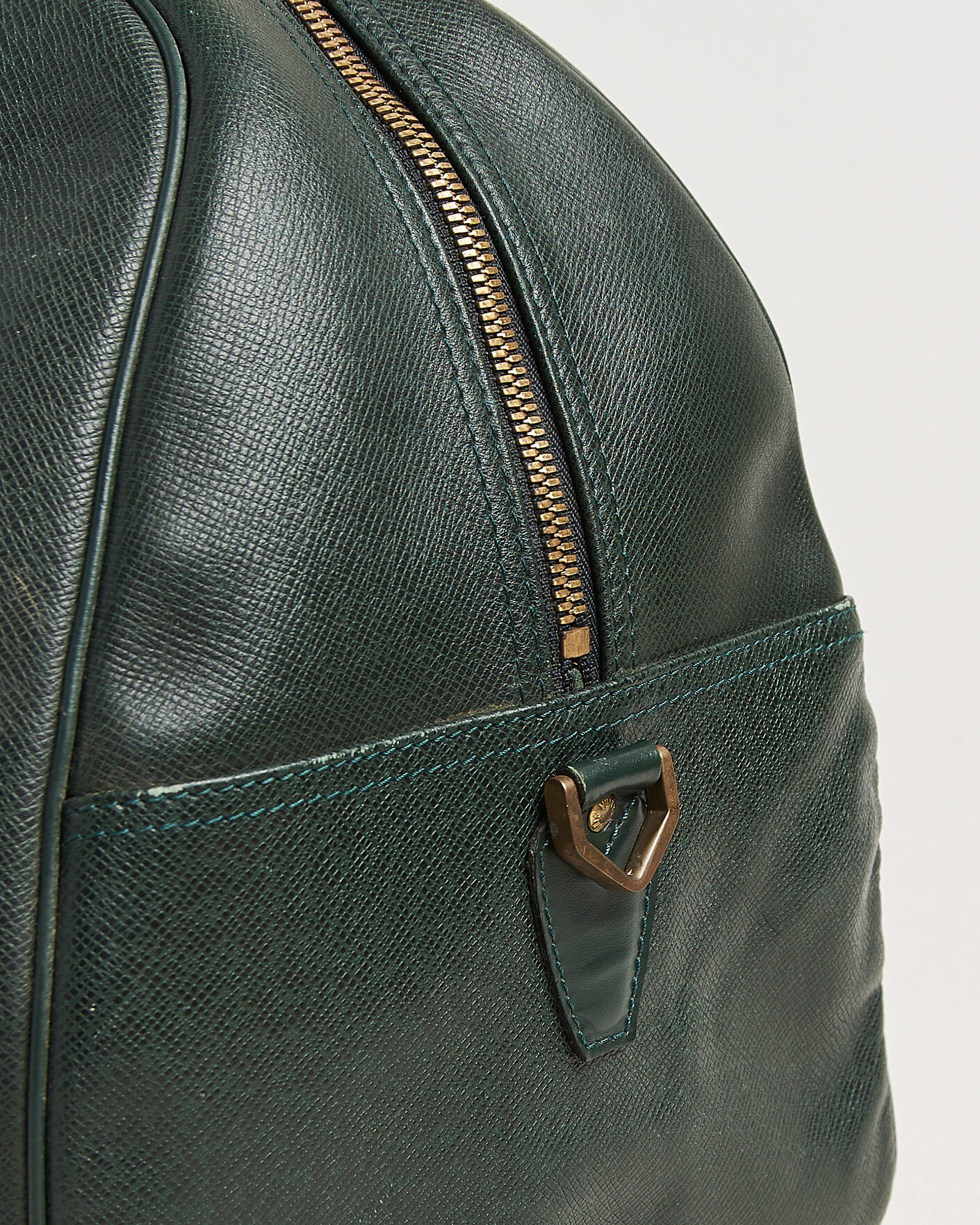 Herren | Pre-Owned & Vintage Bags | Louis Vuitton Pre-Owned | Taiga Kendall Weekend Bag GM Green