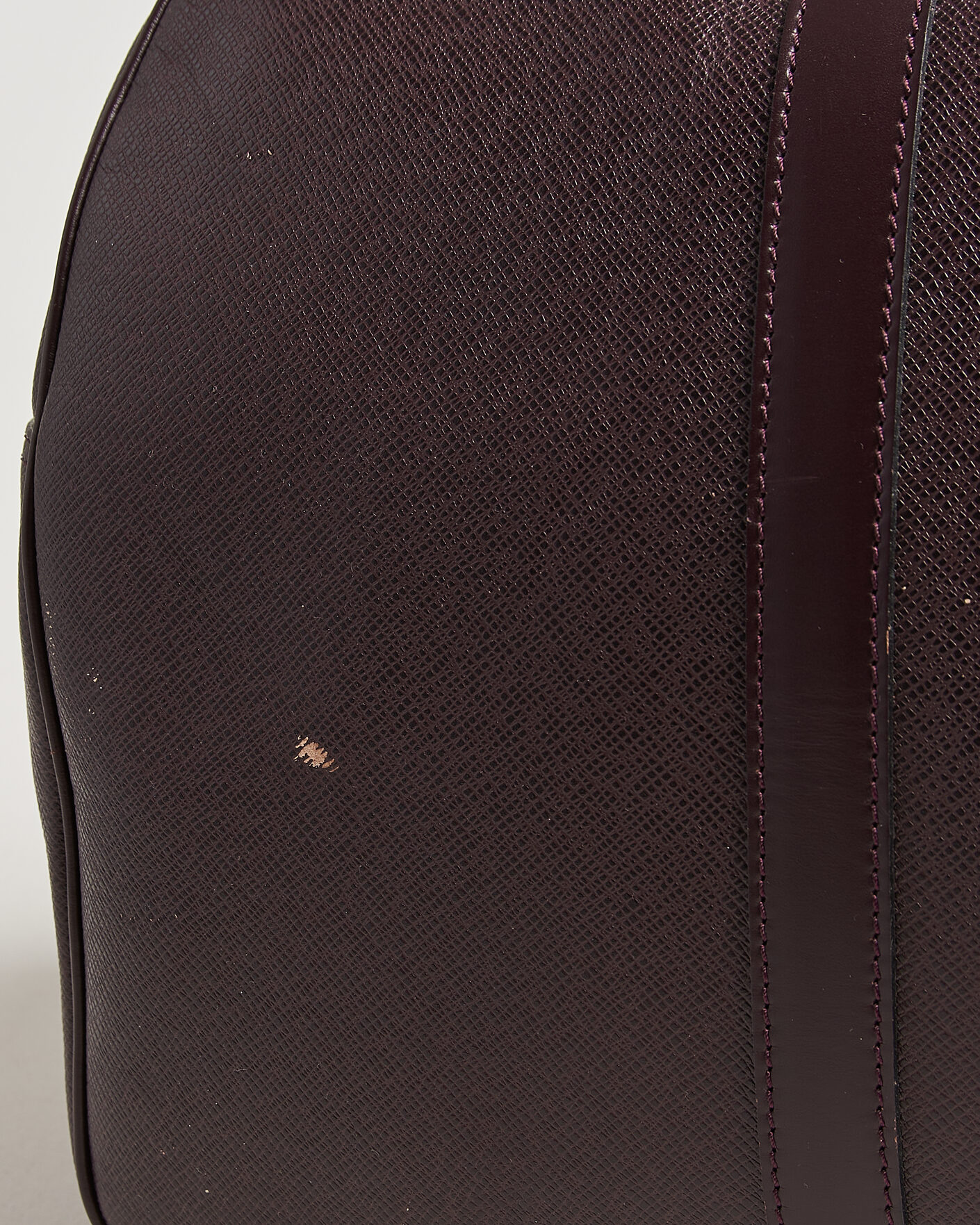 Herren | Pre-Owned & Vintage Bags | Louis Vuitton Pre-Owned | Taiga Kendall Weekend Bag PM Burgundy