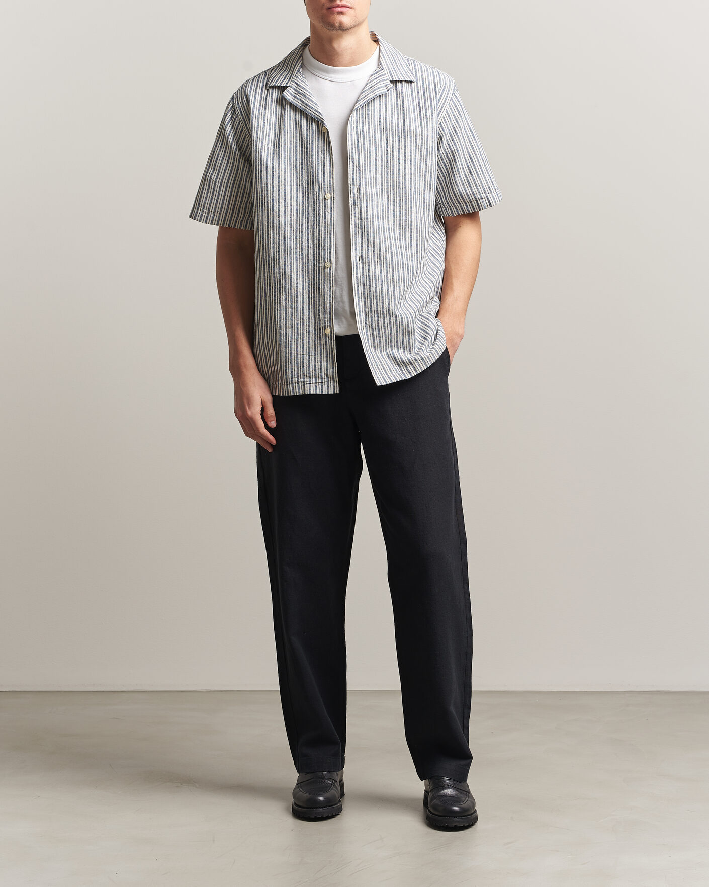 Herren | Hemden | LES DEUX | Stripe Cotton/Linen Short Sleeve Shirt Dark Blue