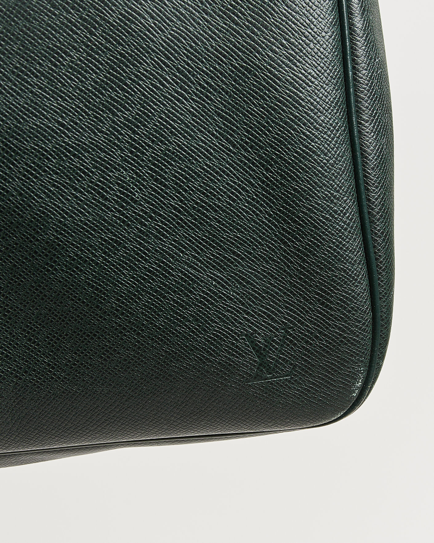 Herren | Pre-Owned & Vintage Bags | Louis Vuitton Pre-Owned | Taiga Kendall GM Bag Green