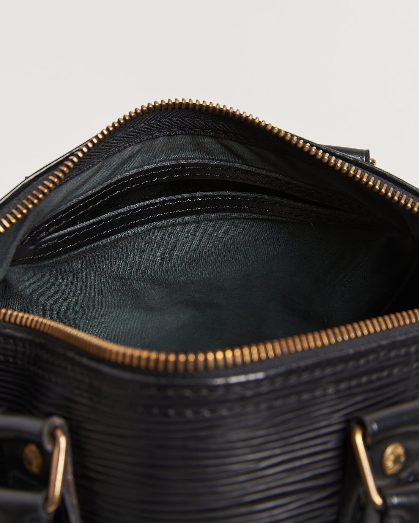 Herren | Pre-Owned & Vintage Bags | Louis Vuitton Pre-Owned | Speedy Epi Leather 25 Black