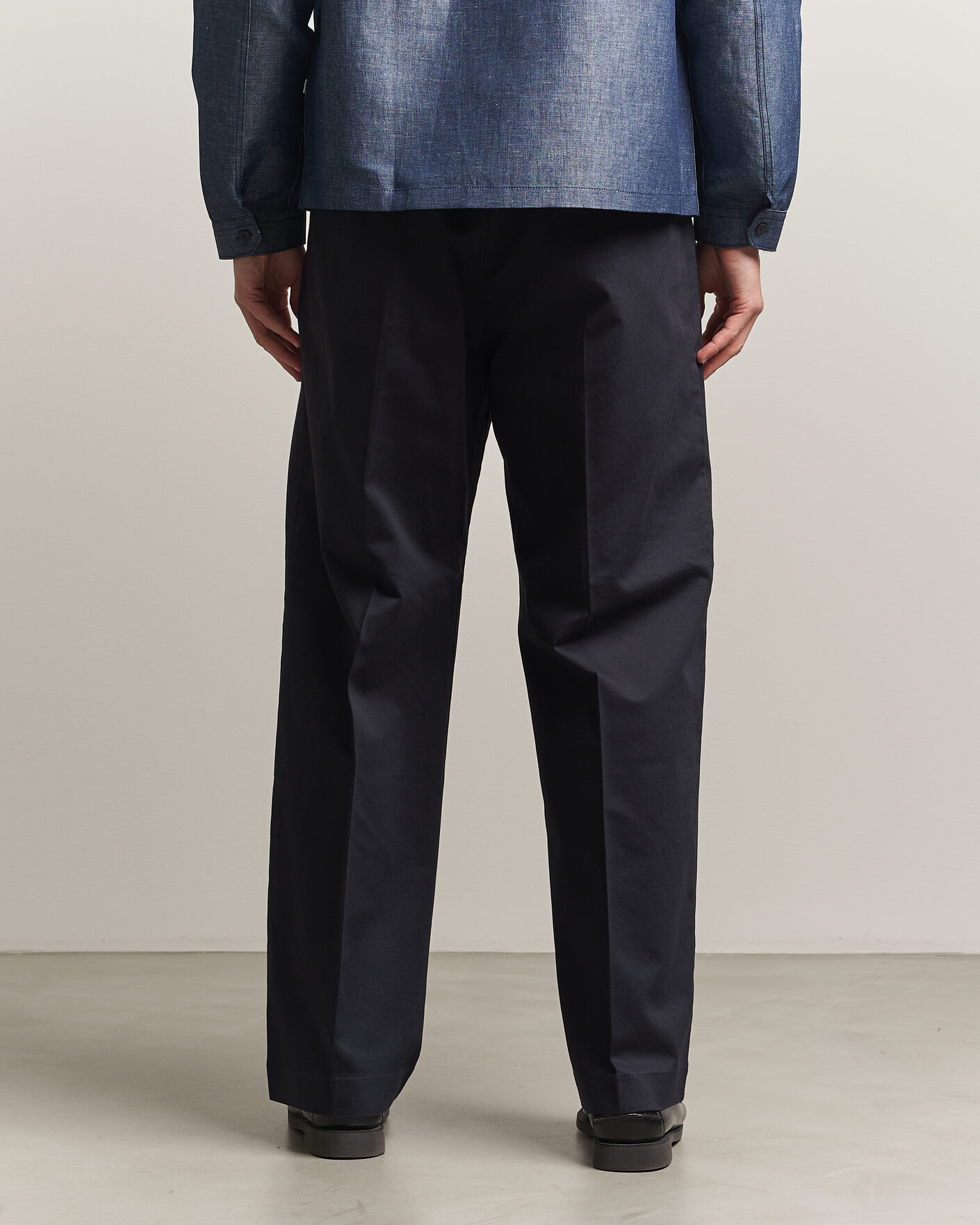 Herren | Hosen | NN07 | Kay Relaxed Fit Pleated Cotton Trousers Navy Blue