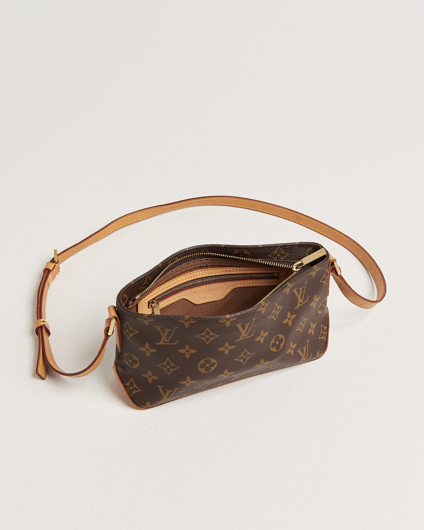 Herren | Pre-Owned & Vintage Bags | Louis Vuitton Pre-Owned | Trotteur Crossbody Bag Monogram