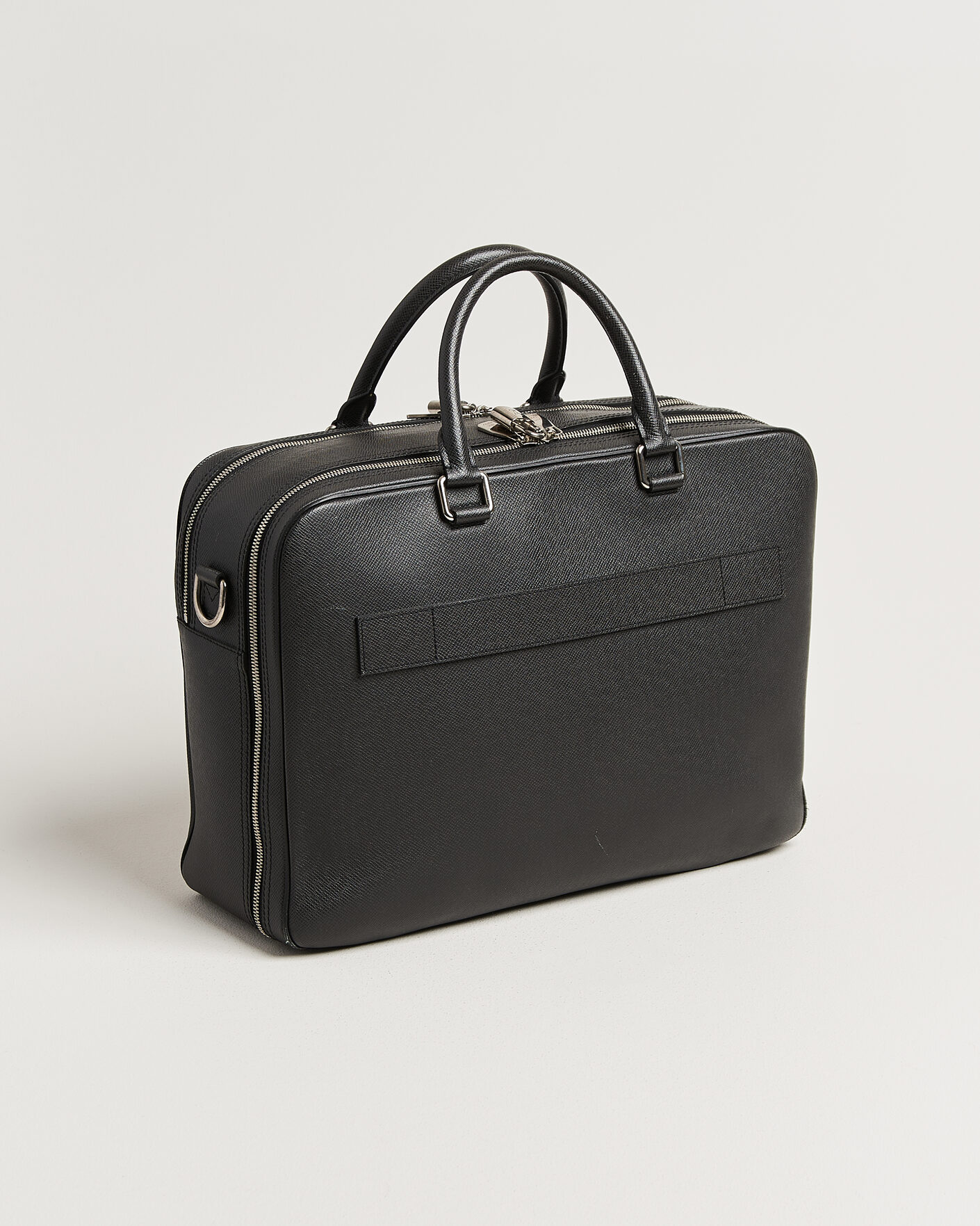 Herren | Pre-Owned & Vintage Bags | Louis Vuitton Pre-Owned | Overnight Bag Taiga Leather Black