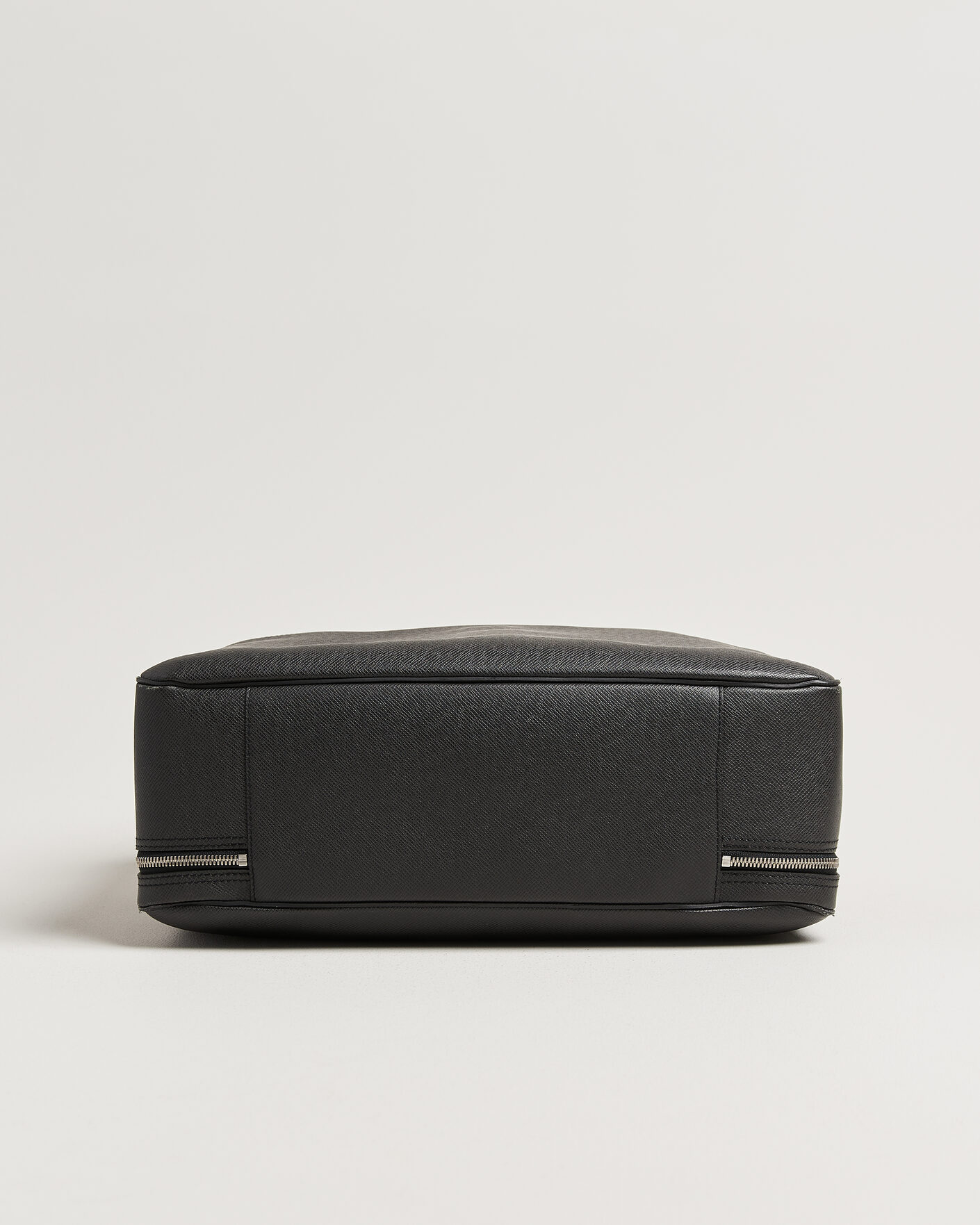 Herren | Pre-Owned & Vintage Bags | Louis Vuitton Pre-Owned | Overnight Bag Taiga Leather Black