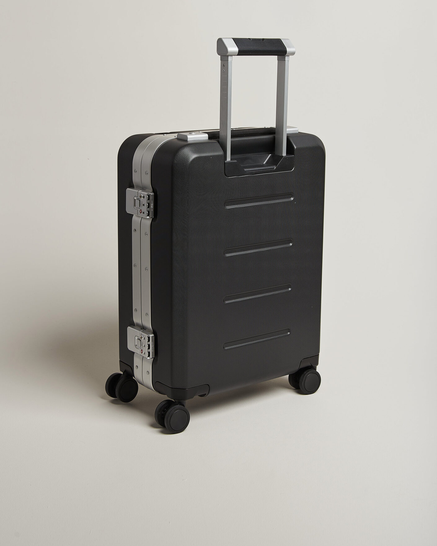 Herren | Taschen | DB | Ramverk Pro Carry On Silver/Black