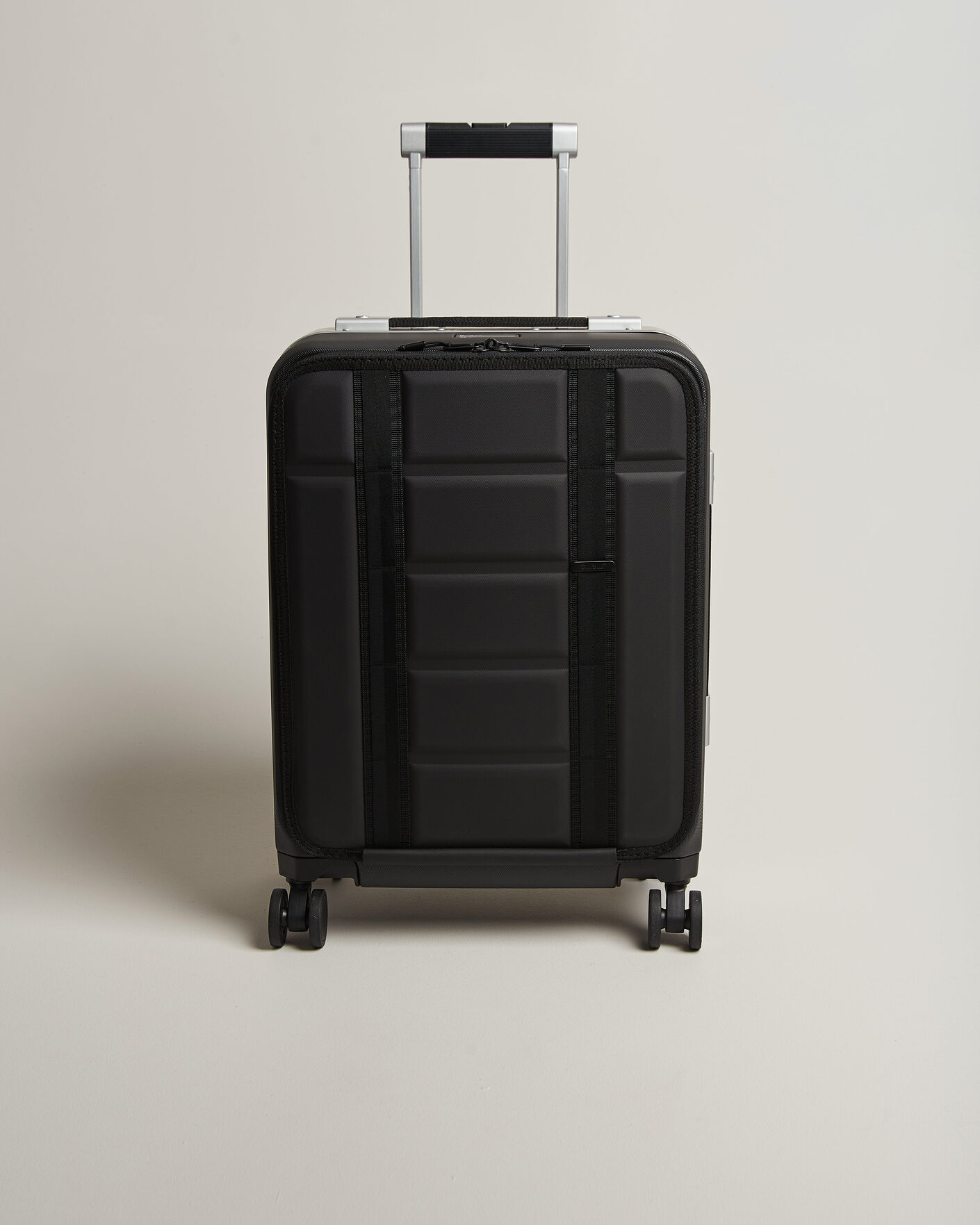 Herren | Taschen | DB | Ramverk Pro Front-Access Carry On Silver/Black