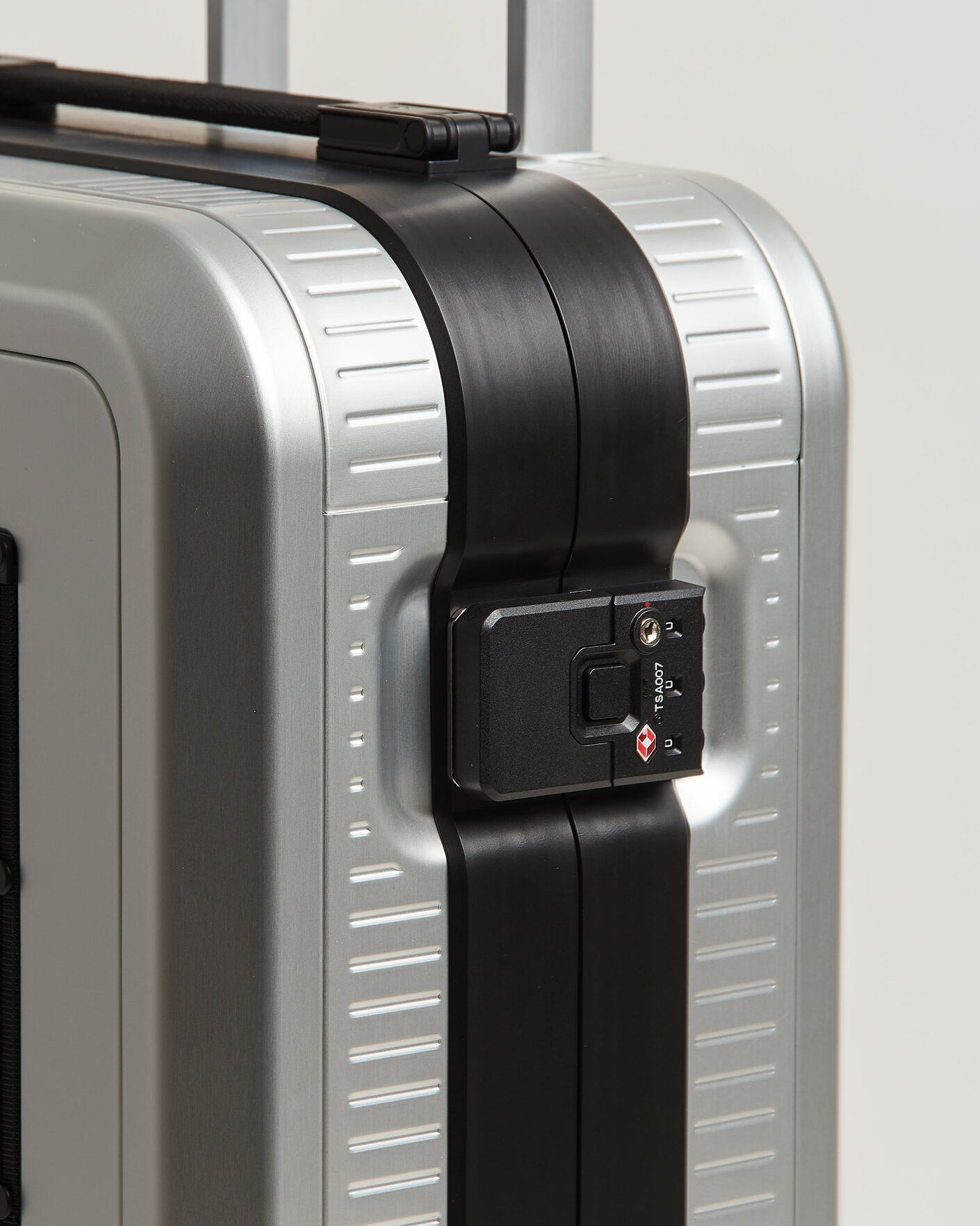Herren | Taschen | DB | Ramverk Alu Pro Carry On Silver/Onyx
