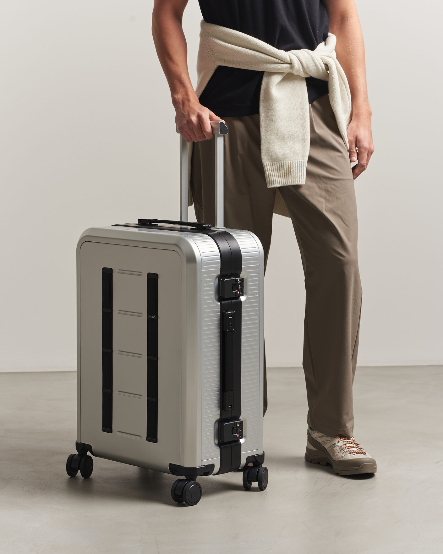 Herren | Taschen | DB | Ramverk Alu Pro Check-In Luggage Medium Silver/Onyx
