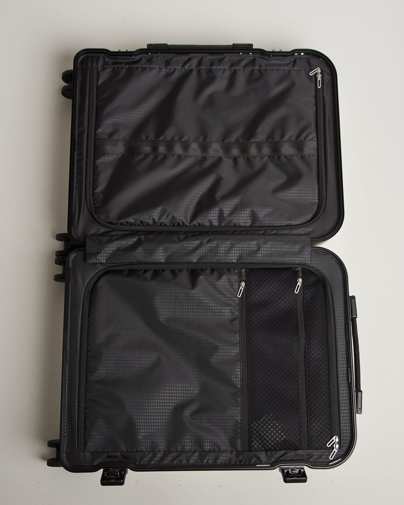 Herren | Taschen | DB | Ramverk Alu Pro Check-In Luggage Medium Silver/Onyx