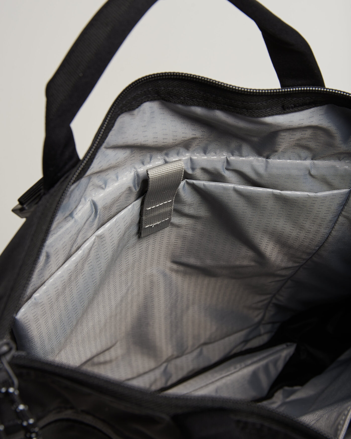 Herren | DB Utility Tote 32L Black Out | DB | Utility Tote 32L Black Out