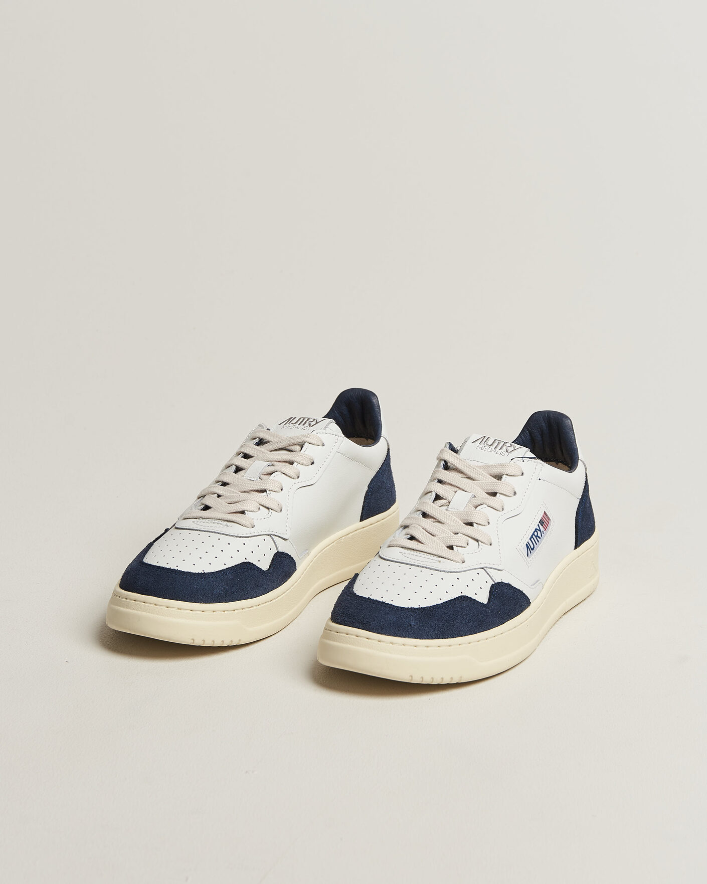 Herren | Sneaker | Autry | Medalist Low Soft Leather/Suede Sneaker White/Denim