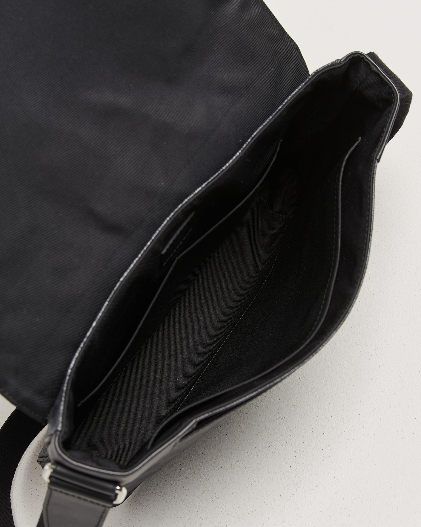 Herren | Pre-Owned & Vintage Bags | Louis Vuitton Pre-Owned | Louis Vuitton District Messenger Bag MM Damier Graphite