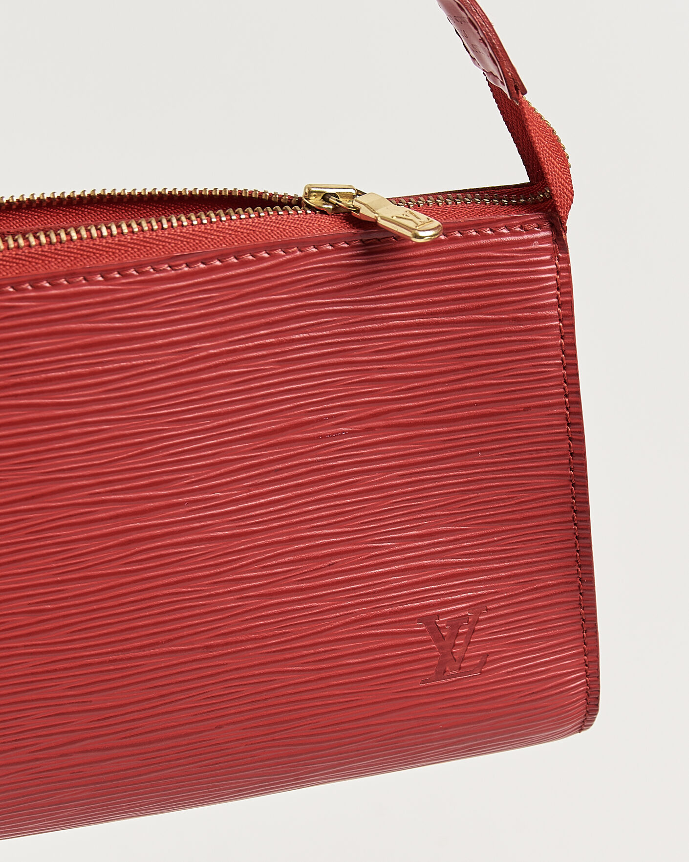 Herren | Pre-Owned & Vintage Bags | Louis Vuitton Pre-Owned | Pochette Accessoires Epi Leather Red