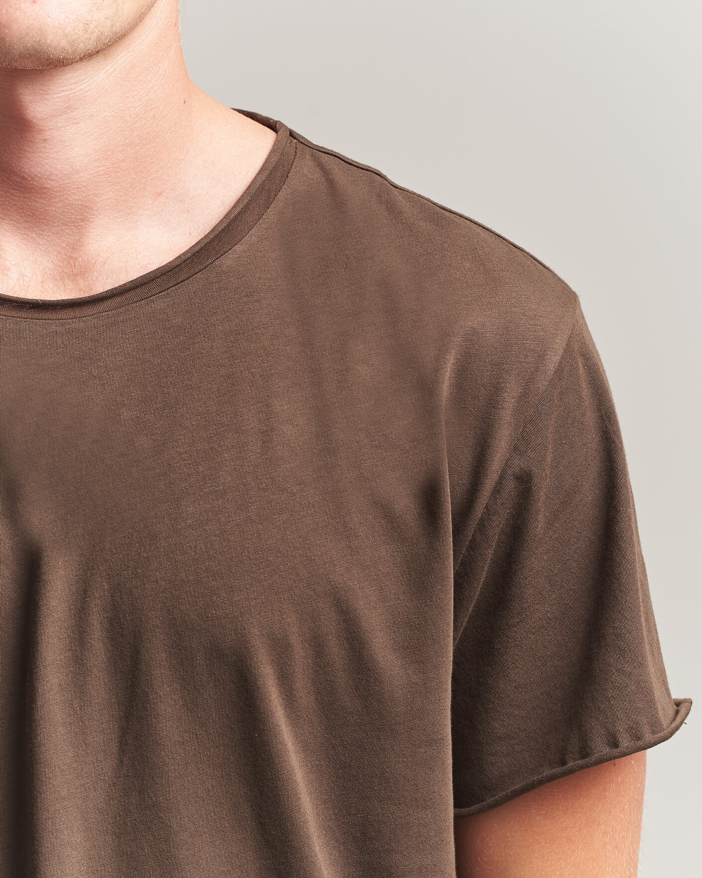 Herren | T-Shirts | Filippa K | Roll Neck Crew Neck T-Shirt Golden Brown