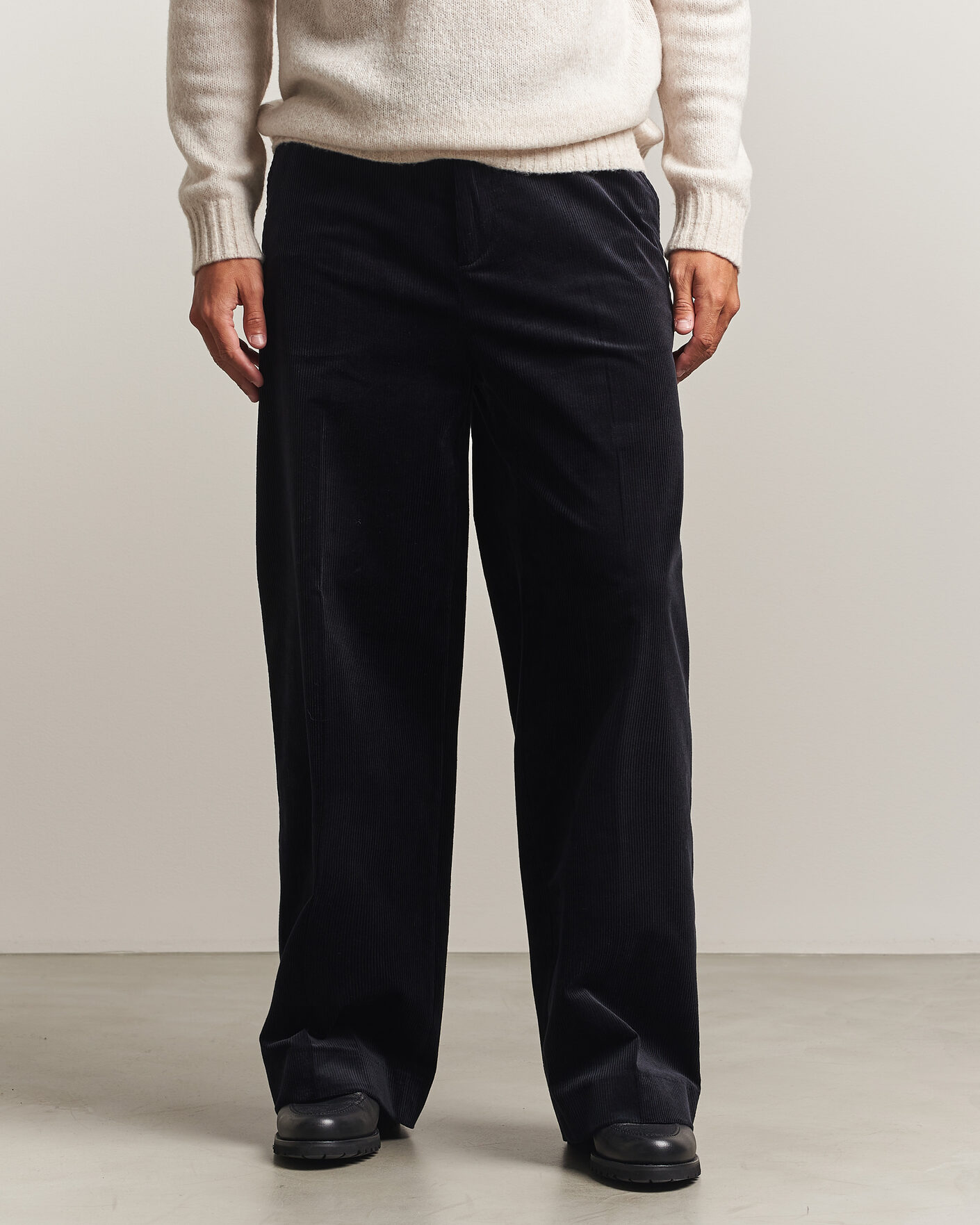 Herren | Hosen | Filippa K | Hector Corduroy Trousers Dark Navy