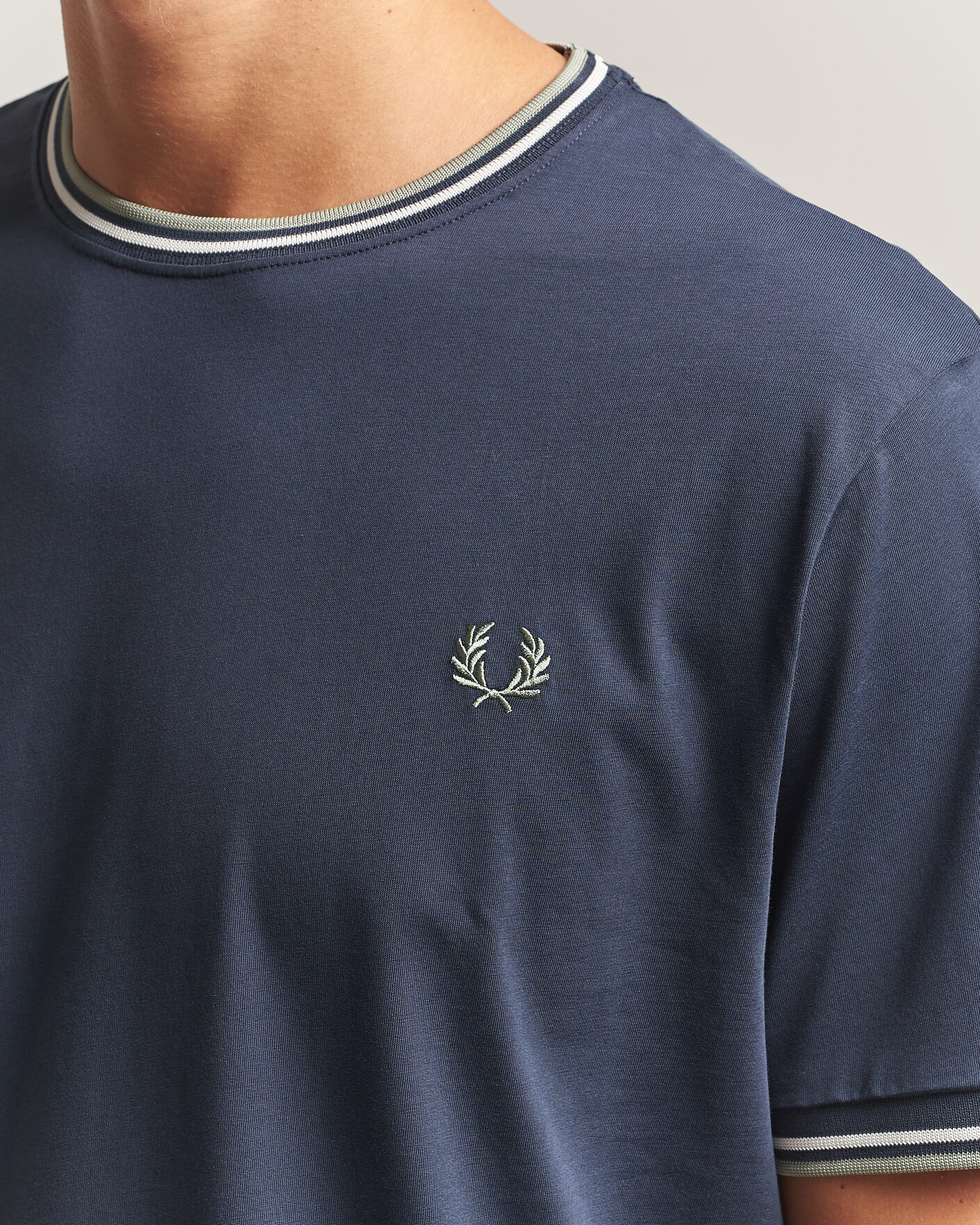 Herren | T-Shirts | Fred Perry | Twin Tipped T-Shirt Dark Airforce