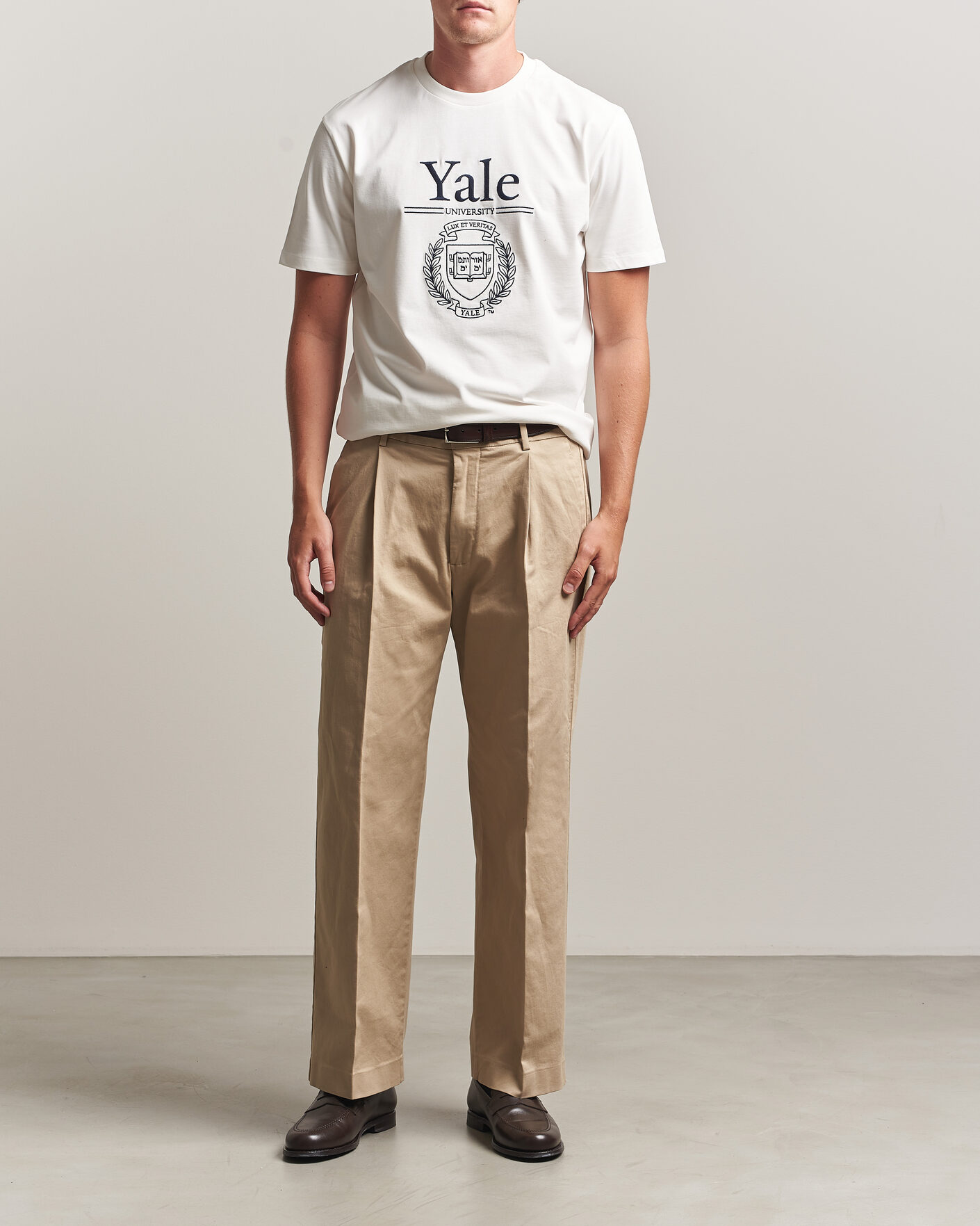 Herren | T-Shirts | Gant | YALE Crew Neck T-Shirt Eggshell