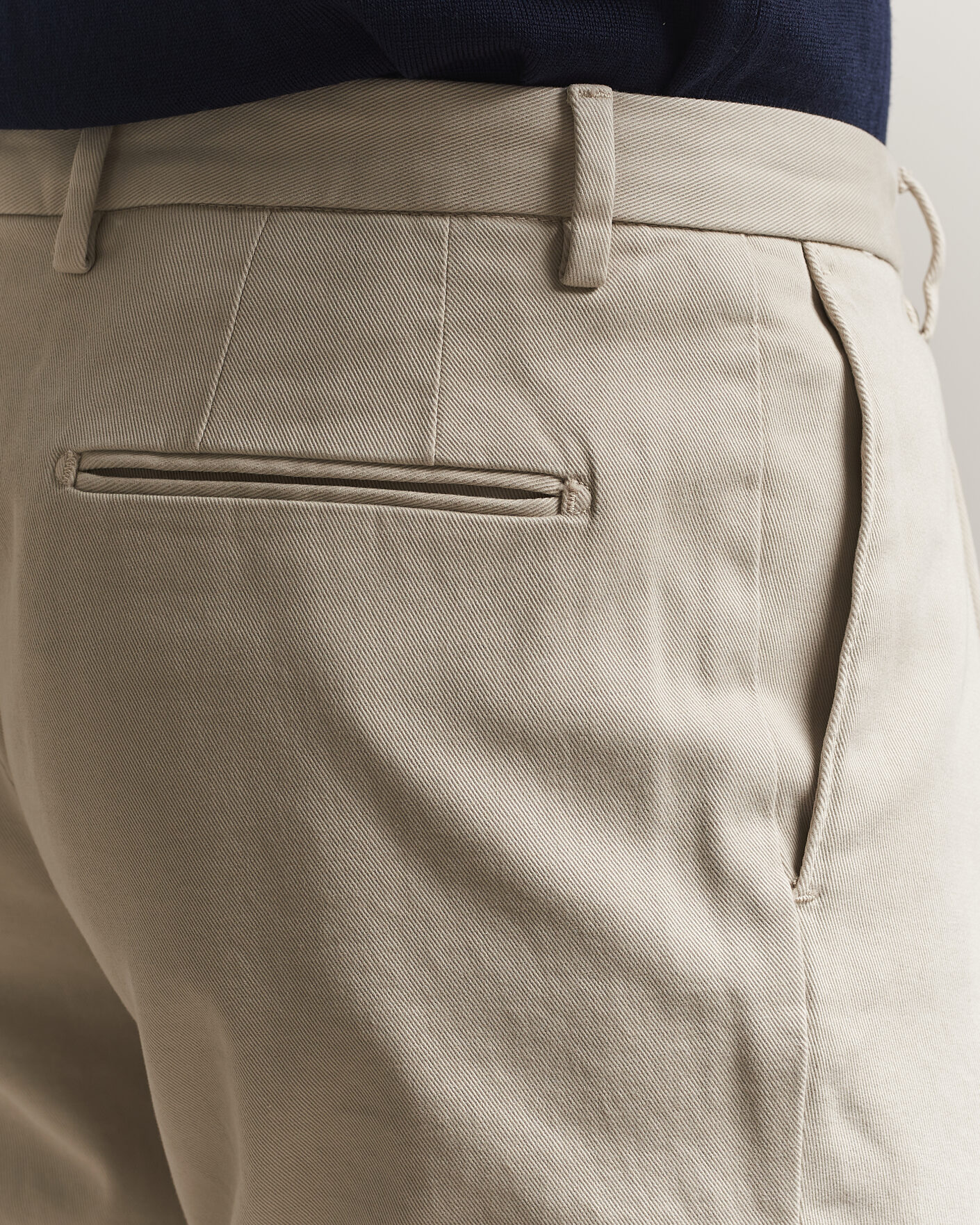 Herren | Hosen | Boglioli | Pleated Cotton Twill Chinos Light Beige