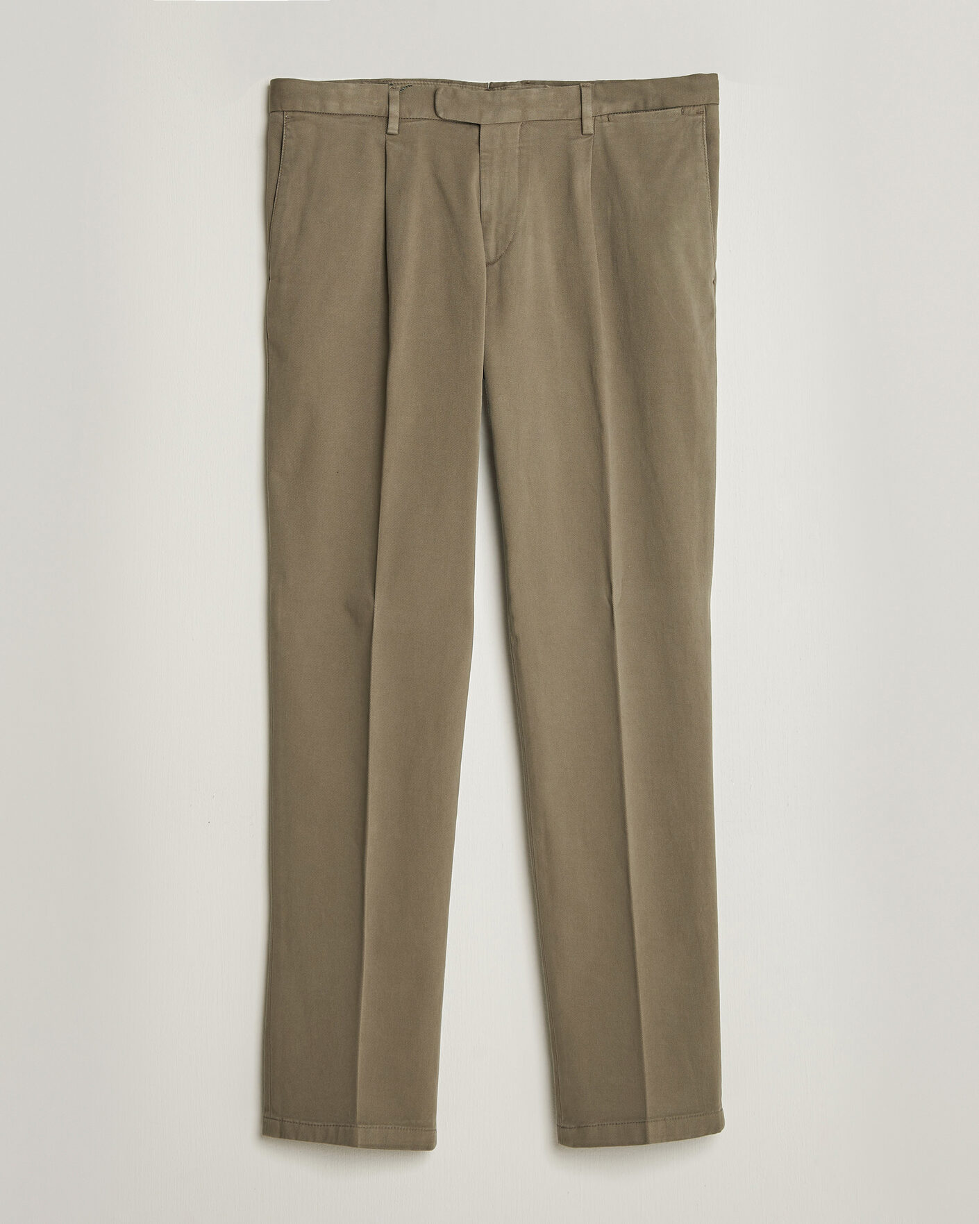 Herren | Hosen | Boglioli | Pleated Cotton Twill Chinos Olive