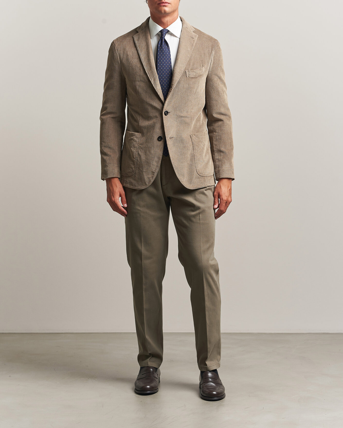 Herren | Hosen | Boglioli | Pleated Cotton Twill Chinos Olive