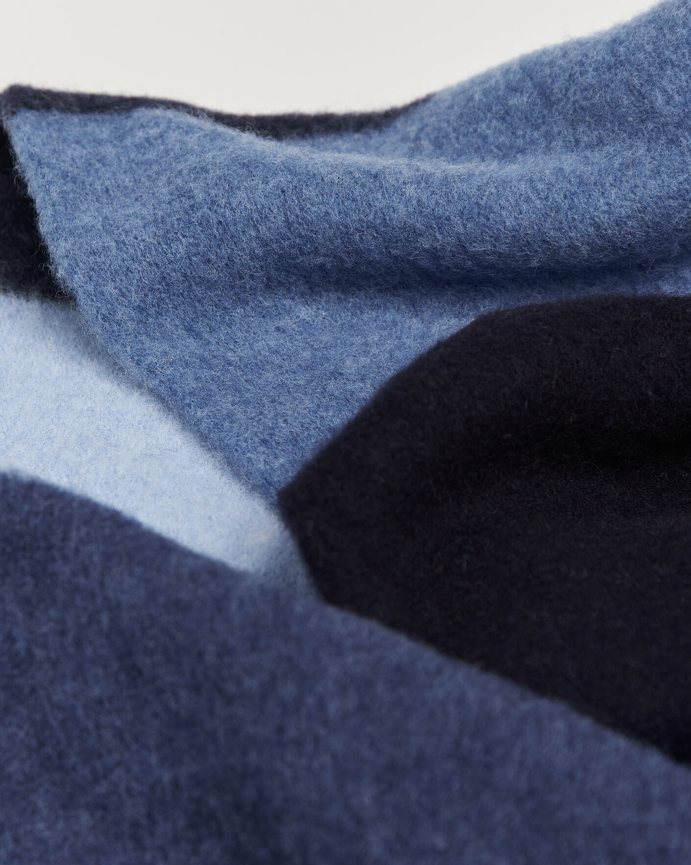 Herren | Schals | Robert Mackie | Rona Ribbed Shaggy Lambswool Scarf Blue