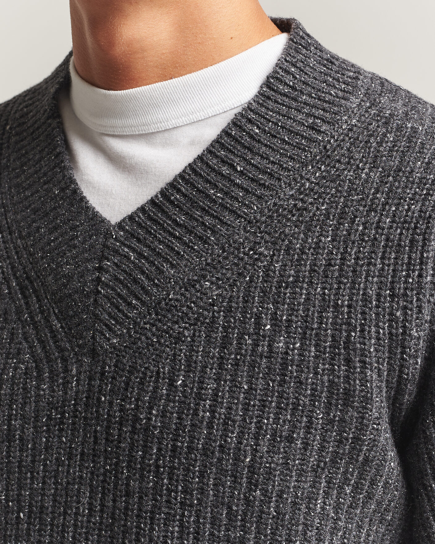 Herren | Pullover | Morgano | Fisherman Ribb Donegal Knitted V-Neck Dark Grey
