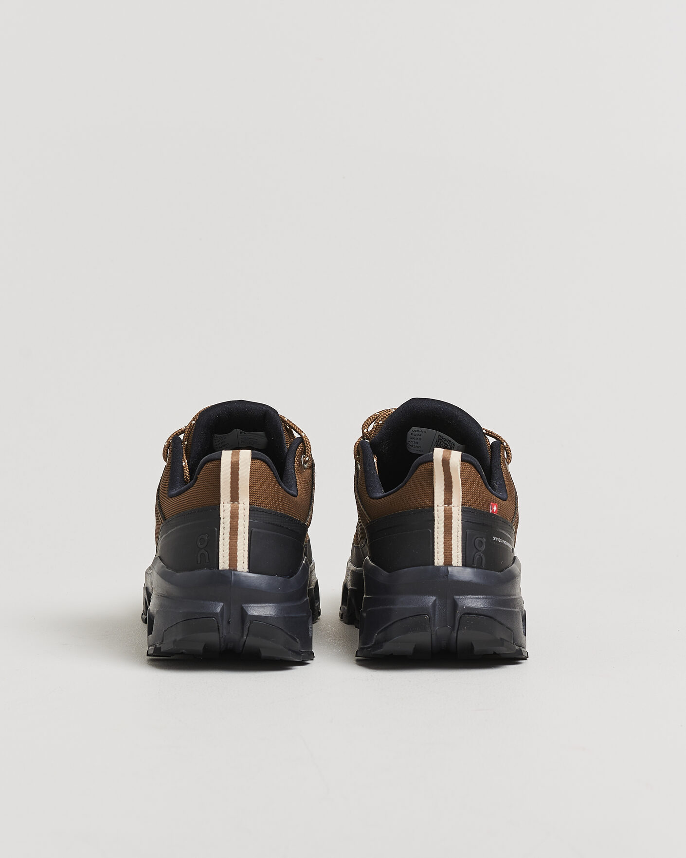 Herren | Trail Sneaker | On | Cloudrock Low Waterproof Earth/Black
